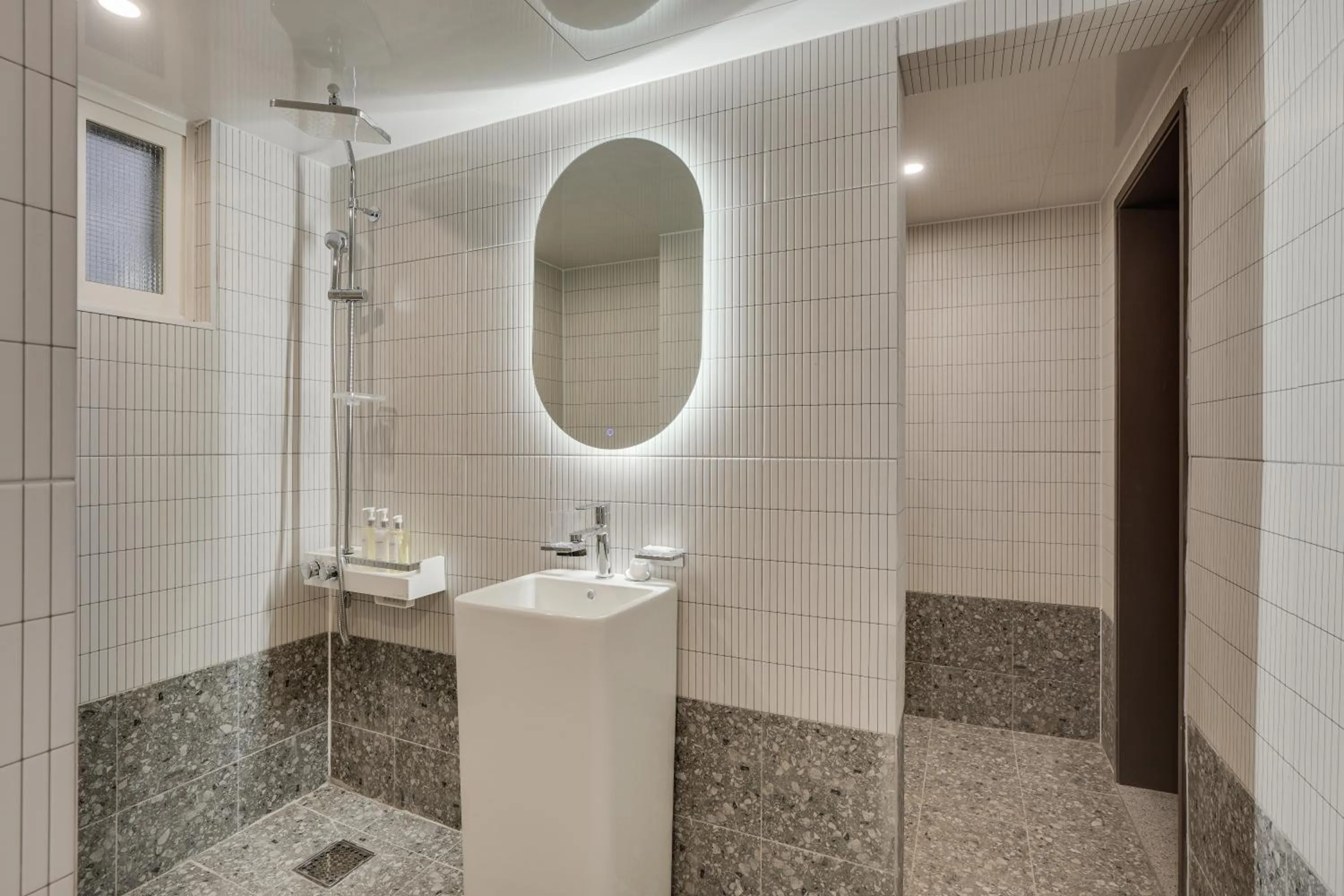 Toilet in Two H Hotel