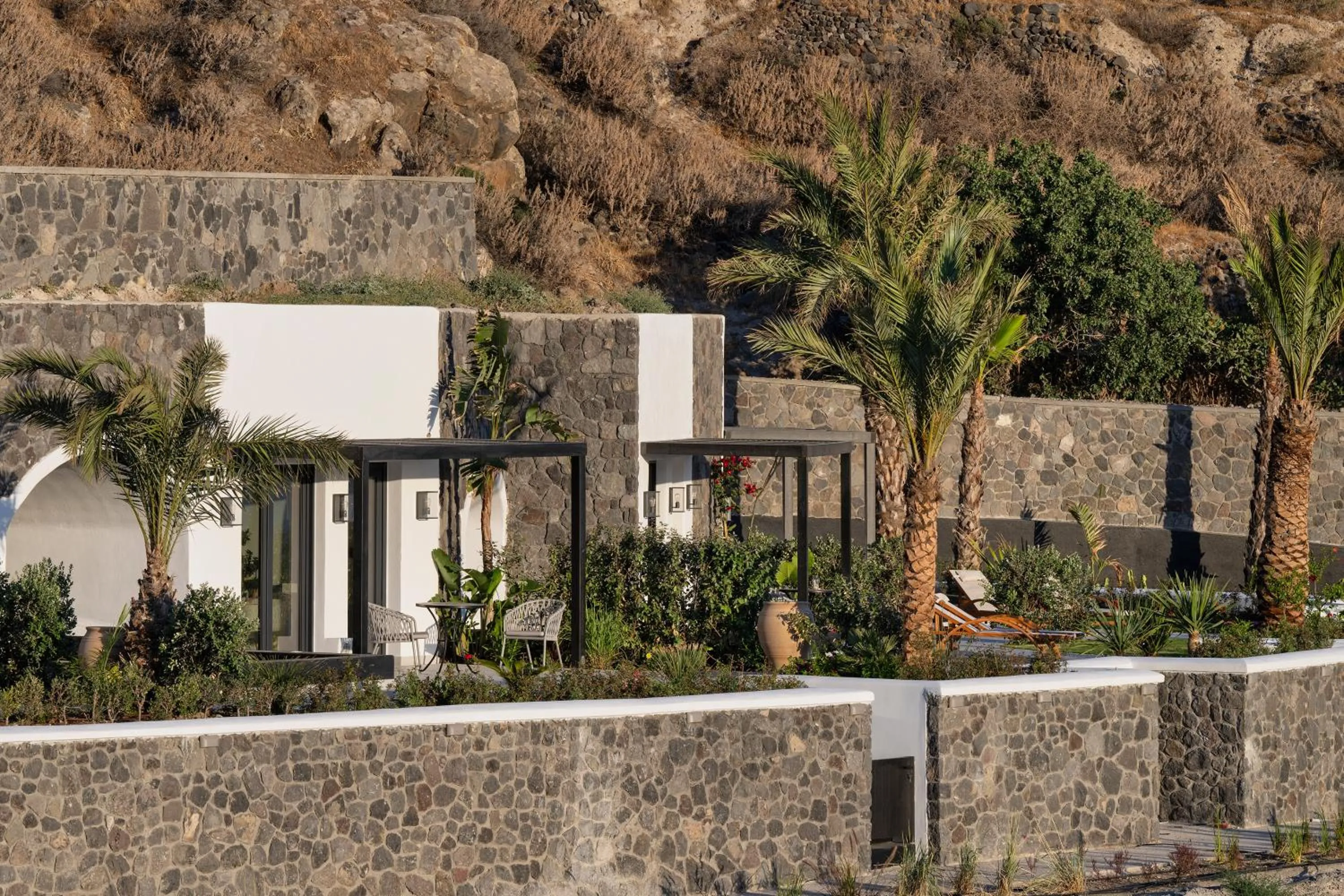 Property building in Palm Island Suites