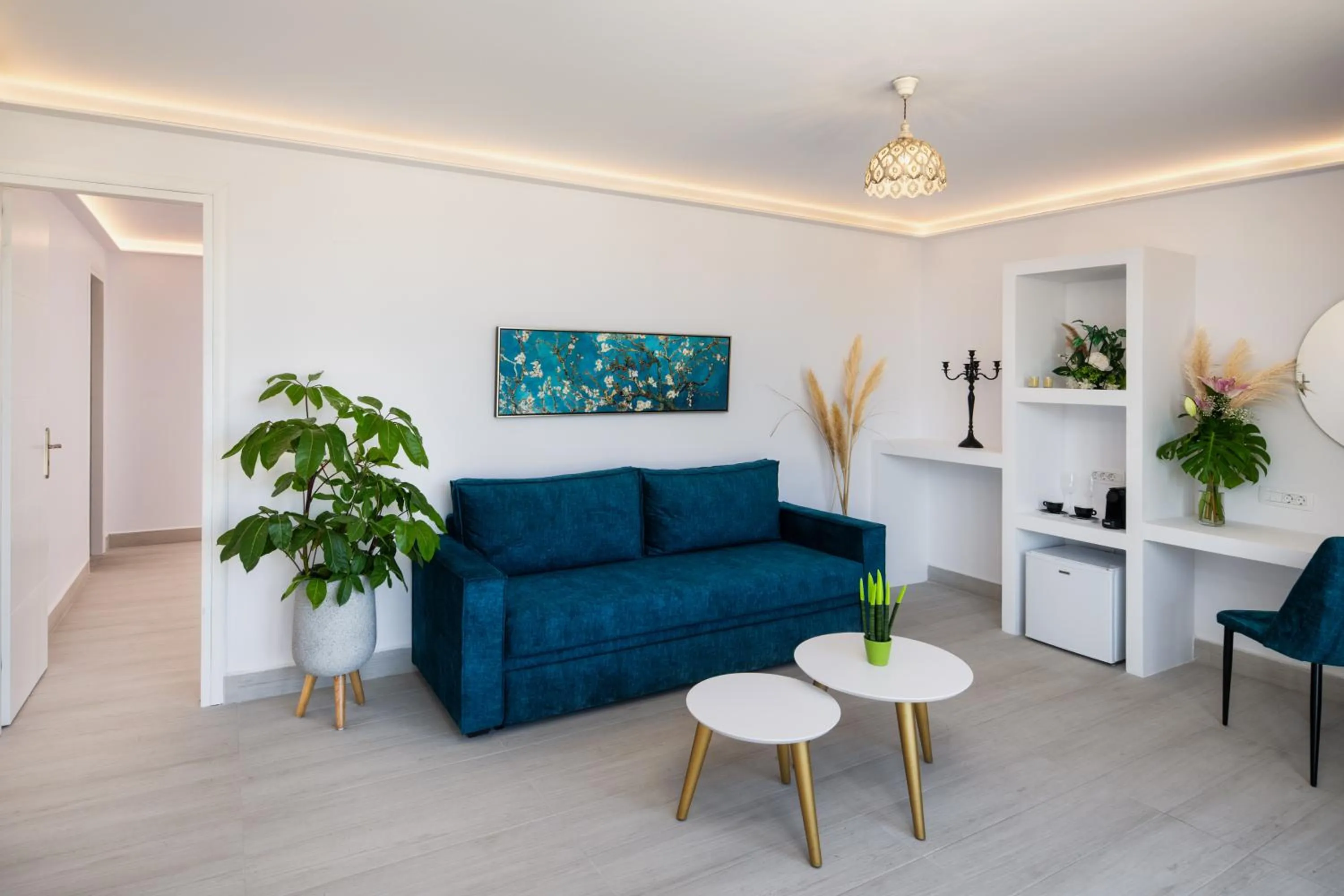 Seating area in Palm Island Suites
