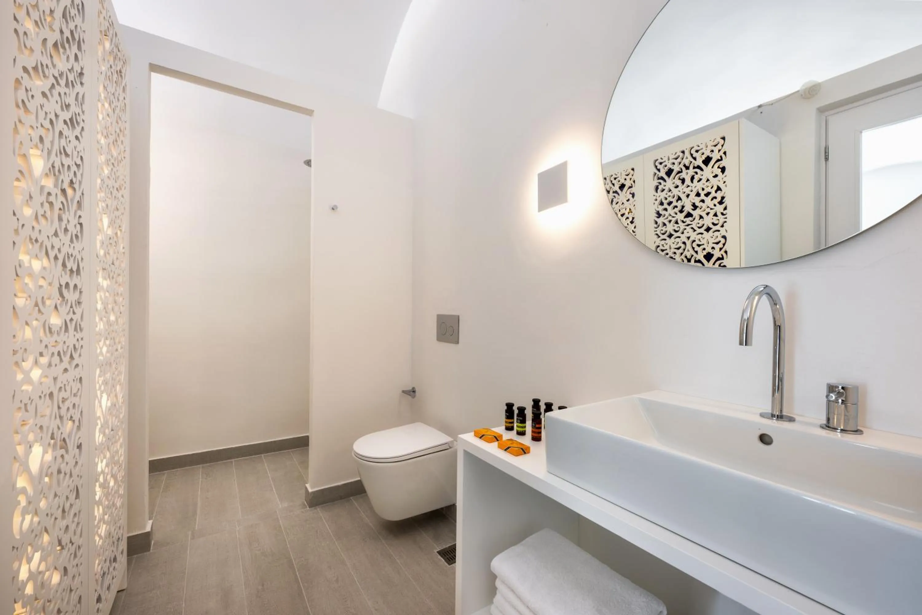 Bathroom in Palm Island Suites