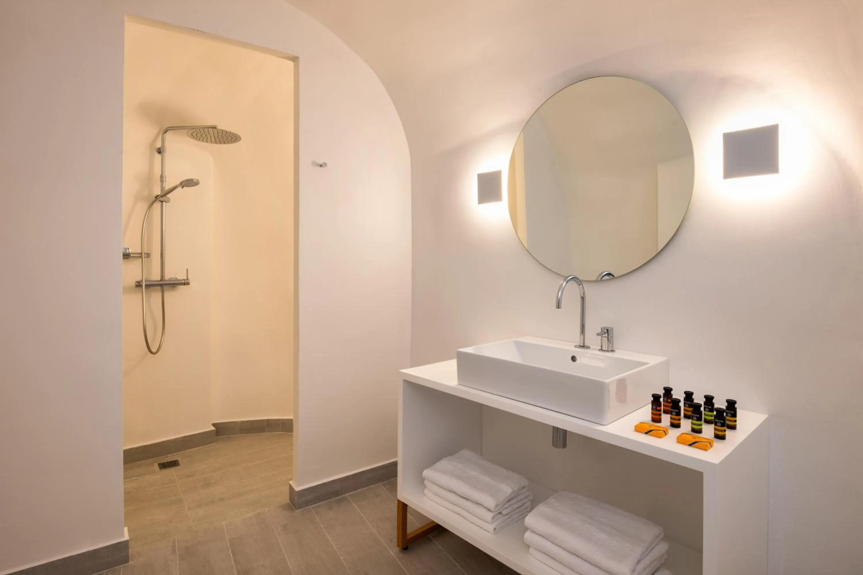 Bathroom in Palm Island Suites