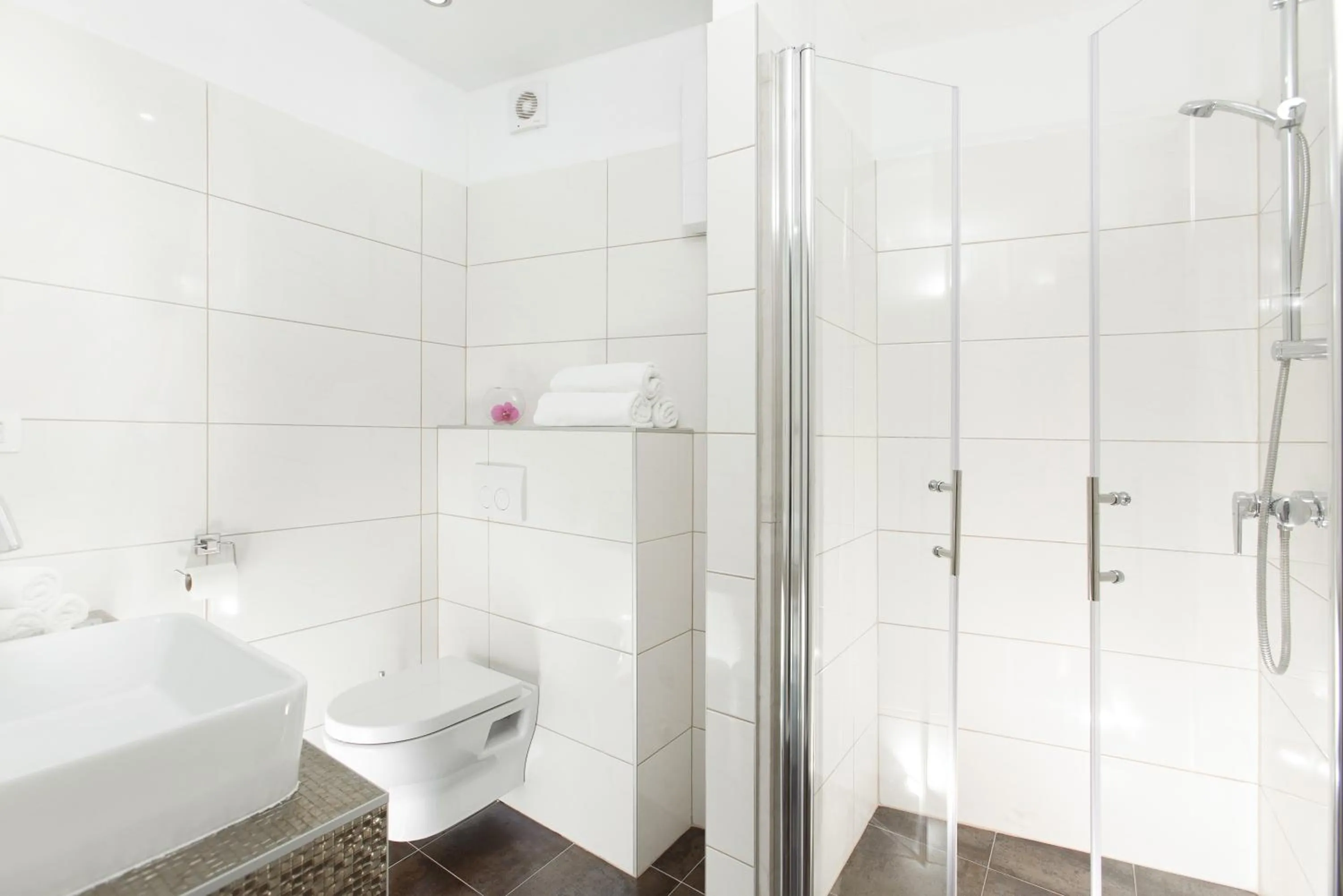 Shower in Teatrin Split