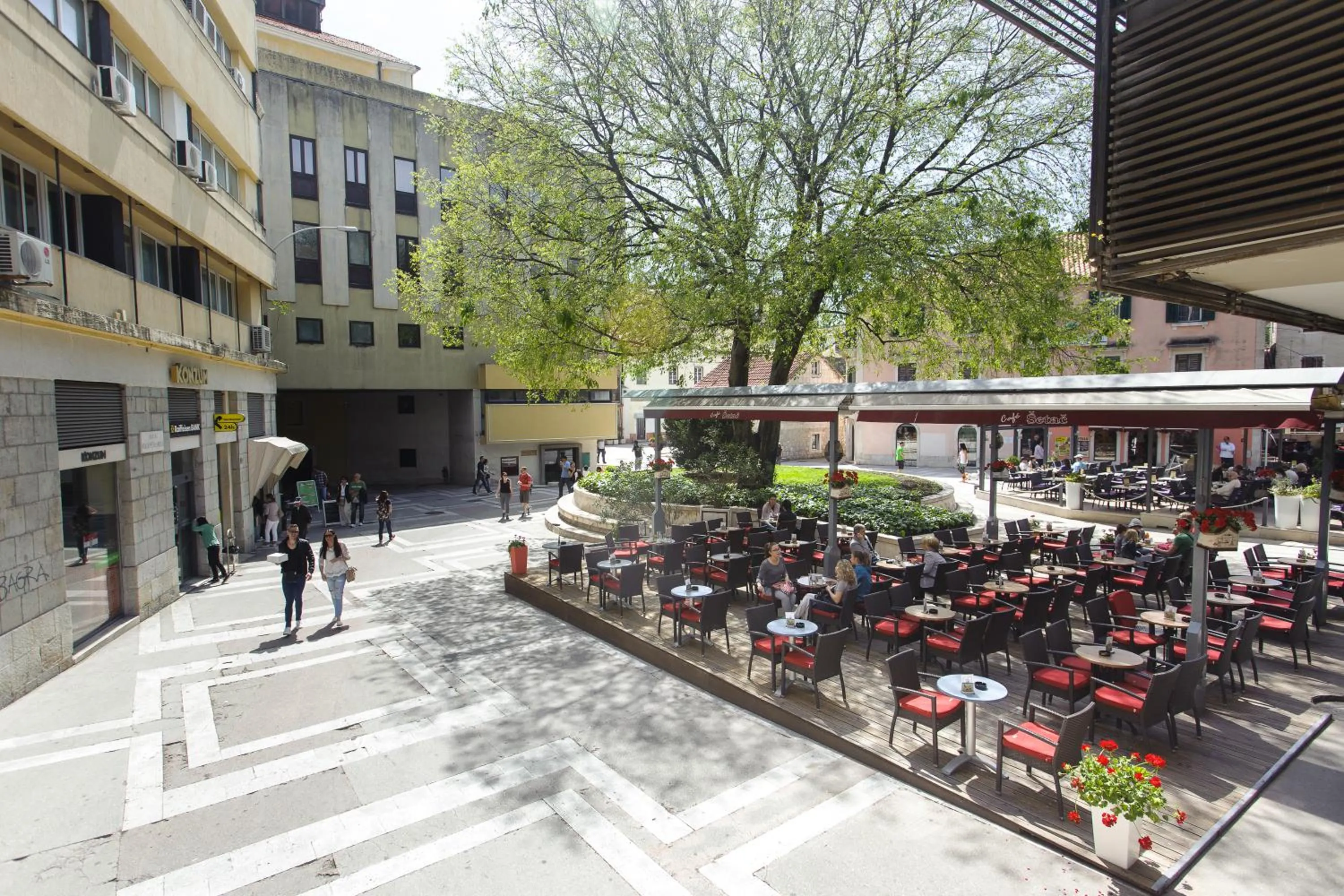 Facade/entrance in Teatrin Split