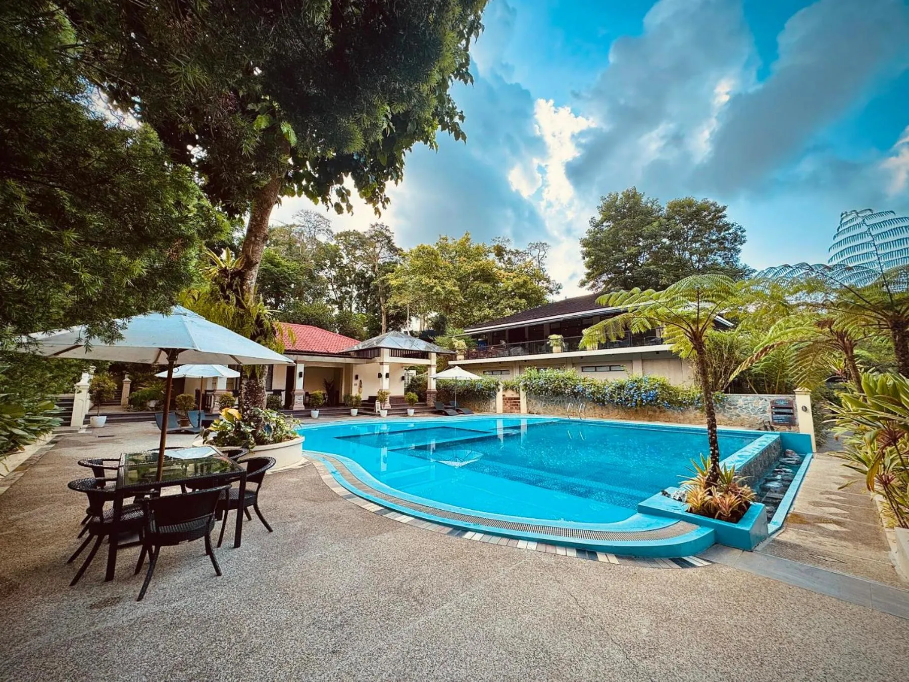 Swimming pool in Hillcreek Gardens Tagaytay