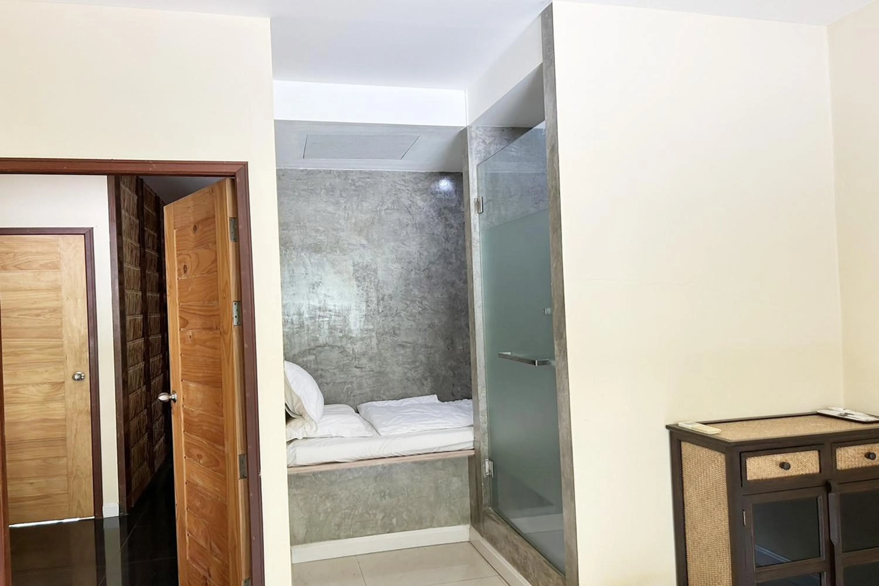 Bedroom in Thai Good Arts Resort