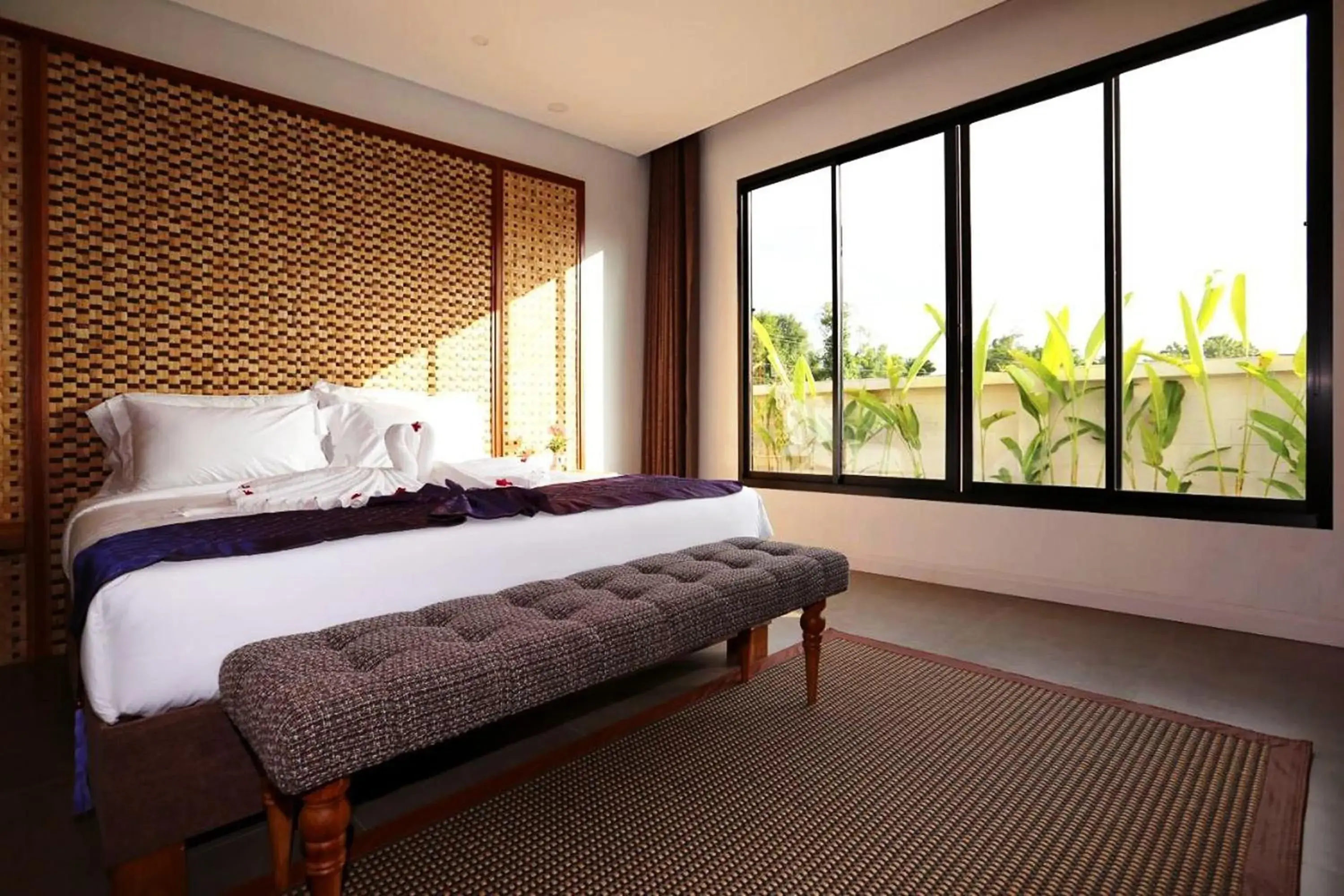 Double Room in Thai Good Arts Resort Double Room in Thai Good Arts Resort