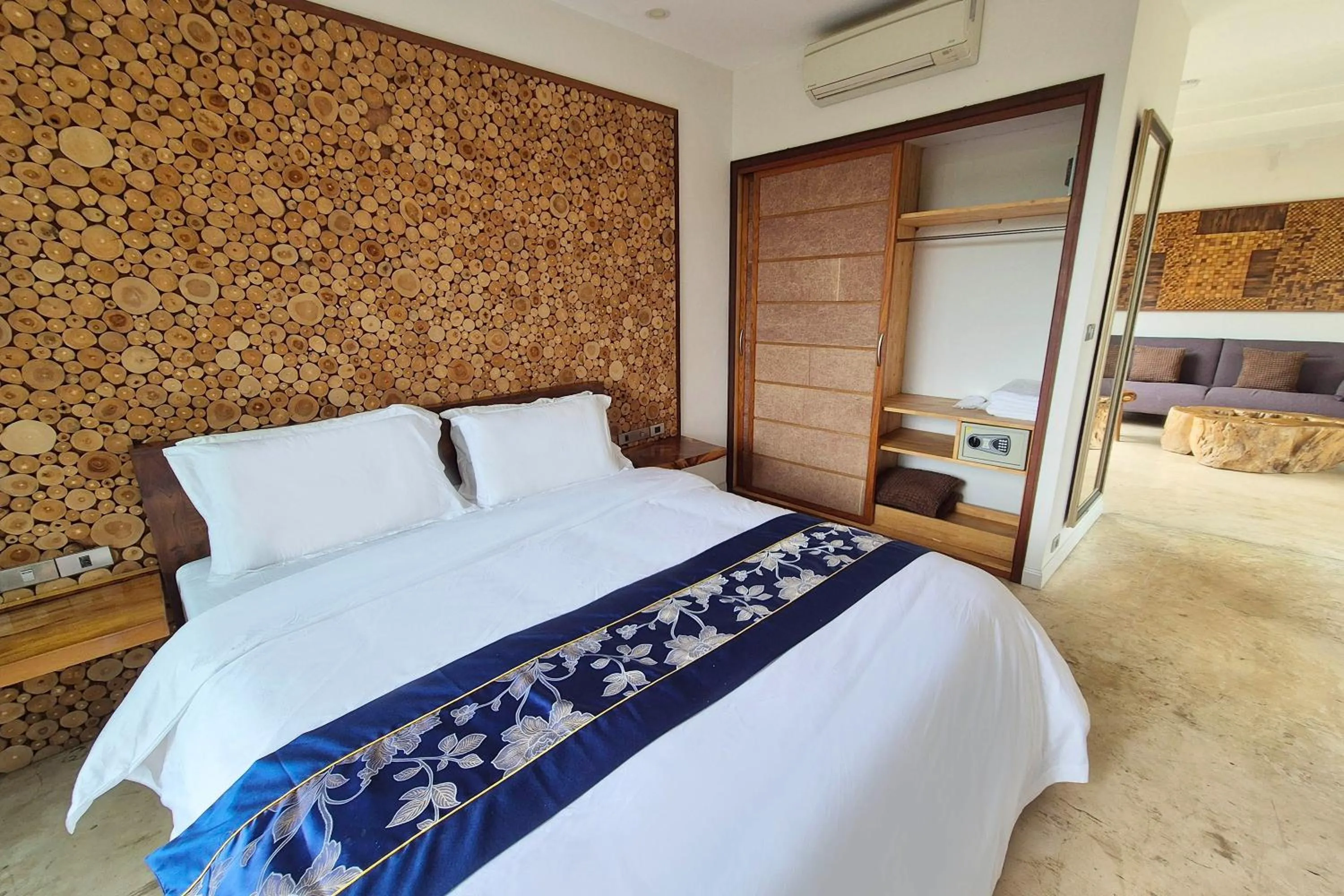 Bedroom in Thai Good Arts Resort