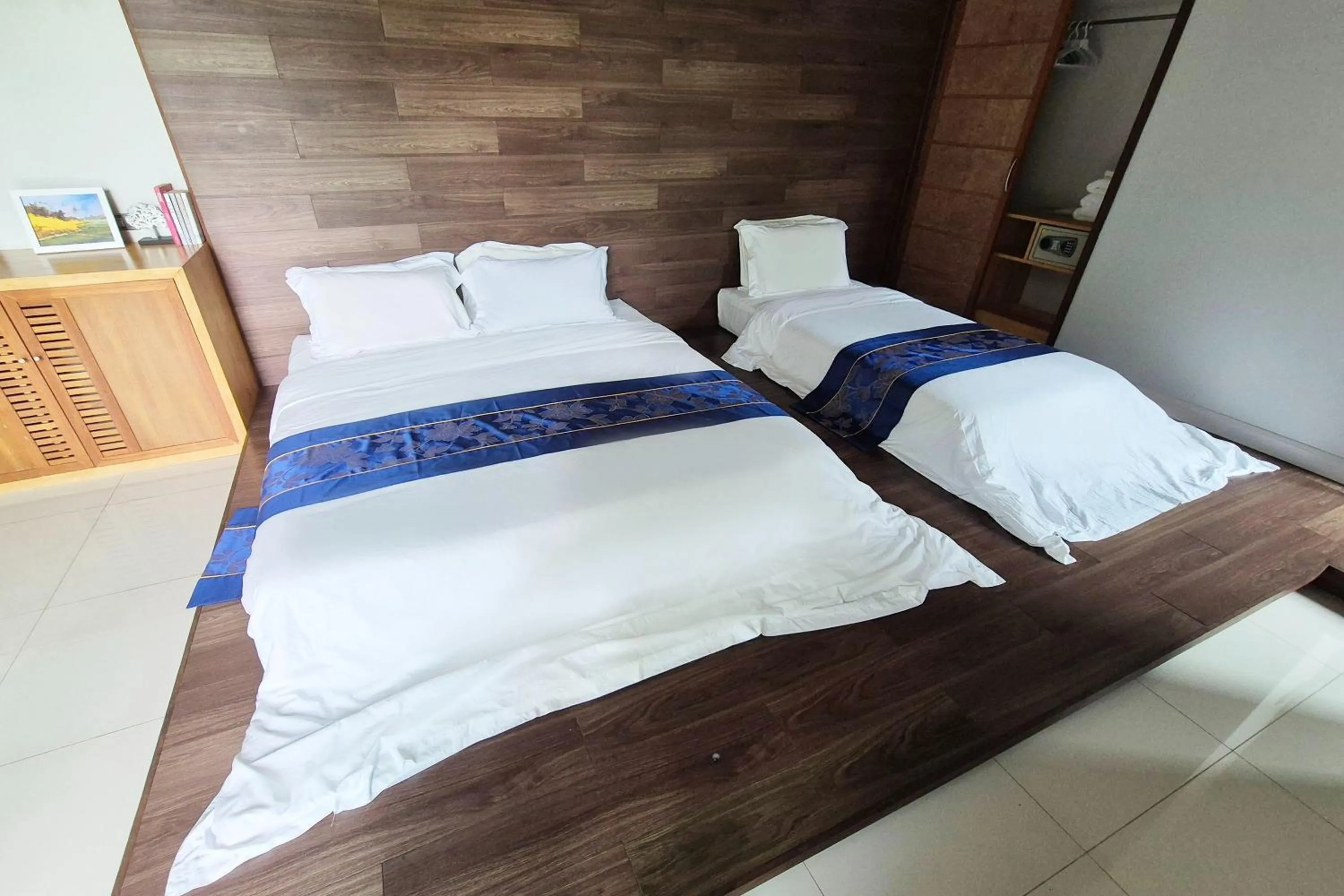 Bed in Thai Good Arts Resort