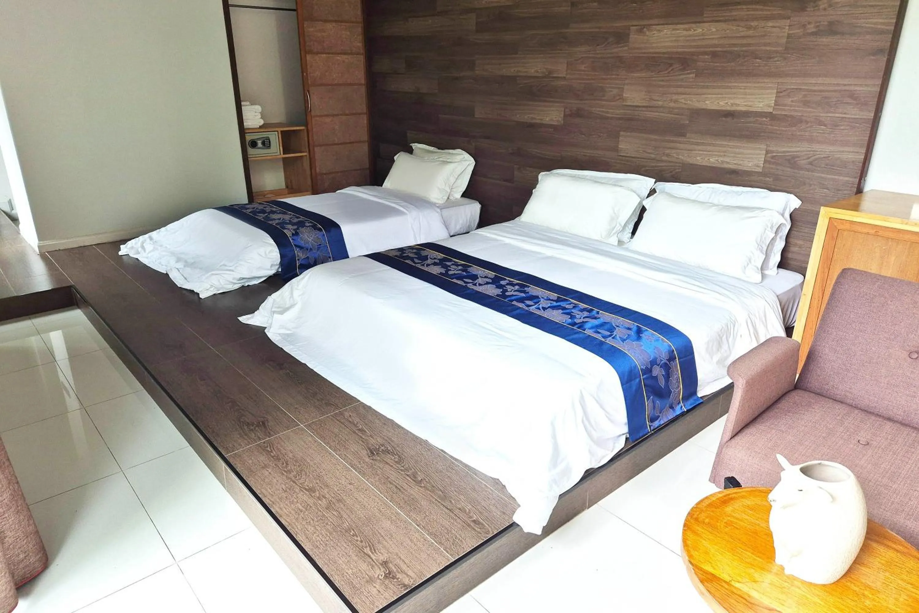 Bed in Thai Good Arts Resort