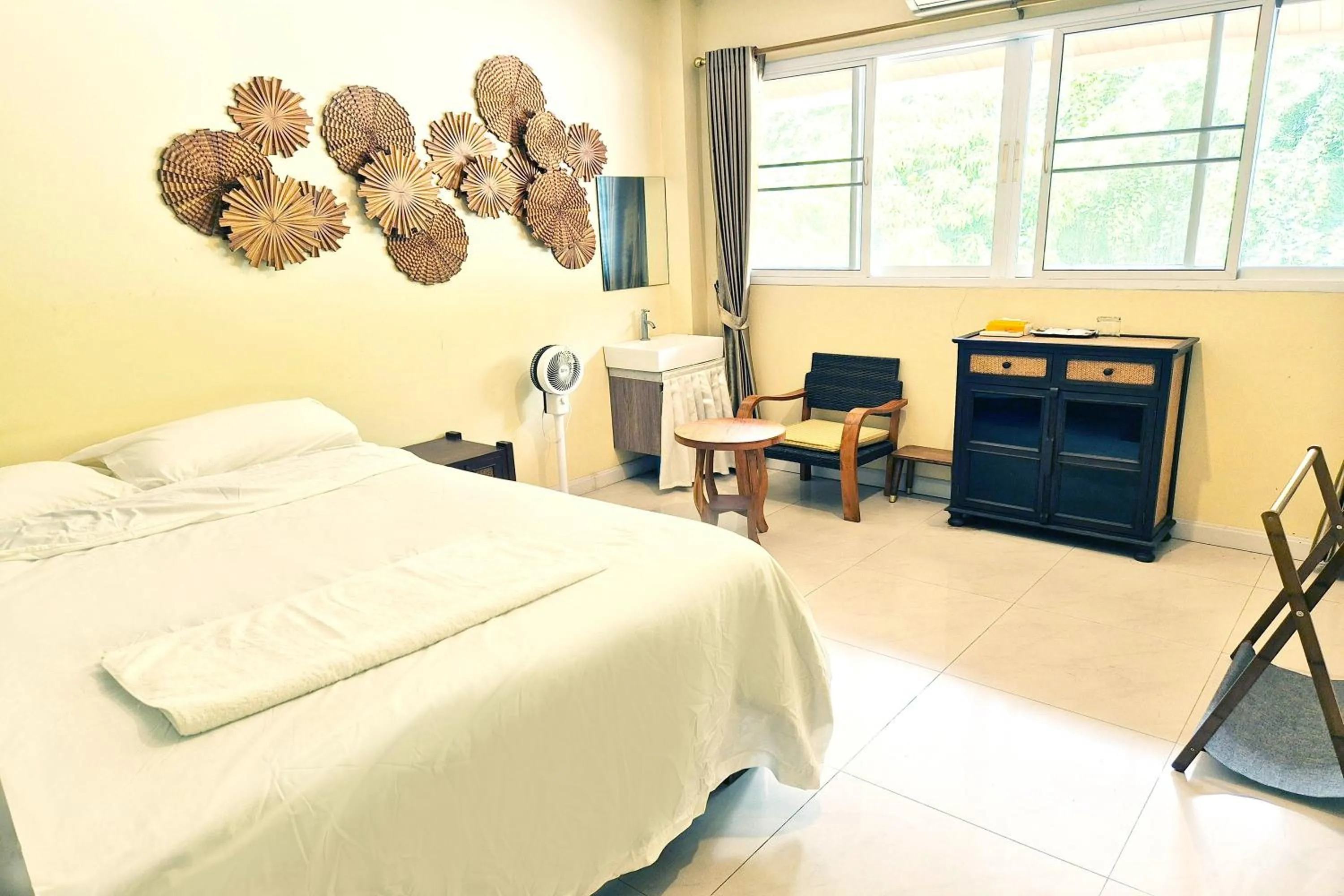 Photo of the whole room in Thai Good Arts Resort