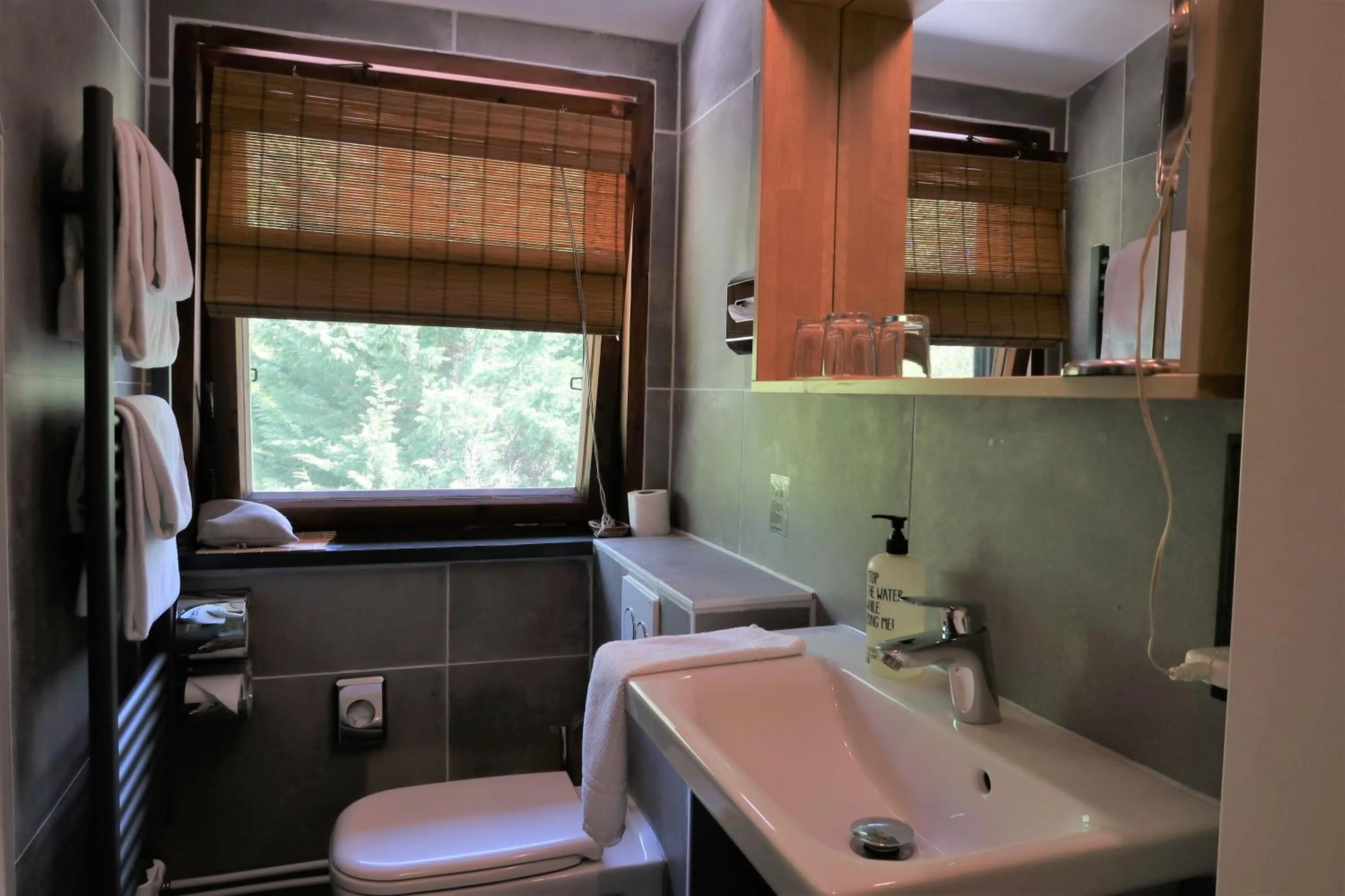 Bathroom in Lodge Seaside Boutique Hotel