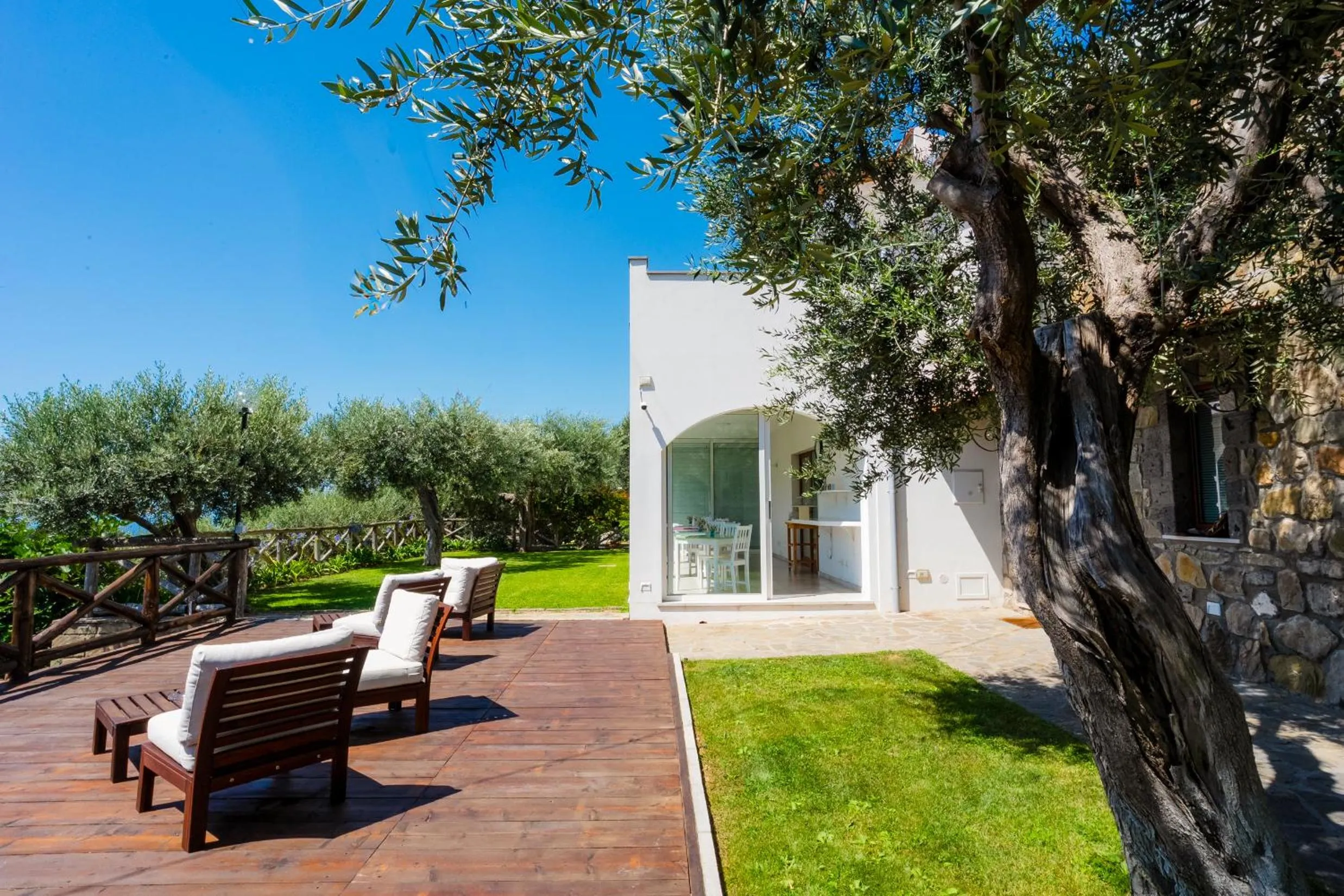 Property building in Casa Clementina Marciano