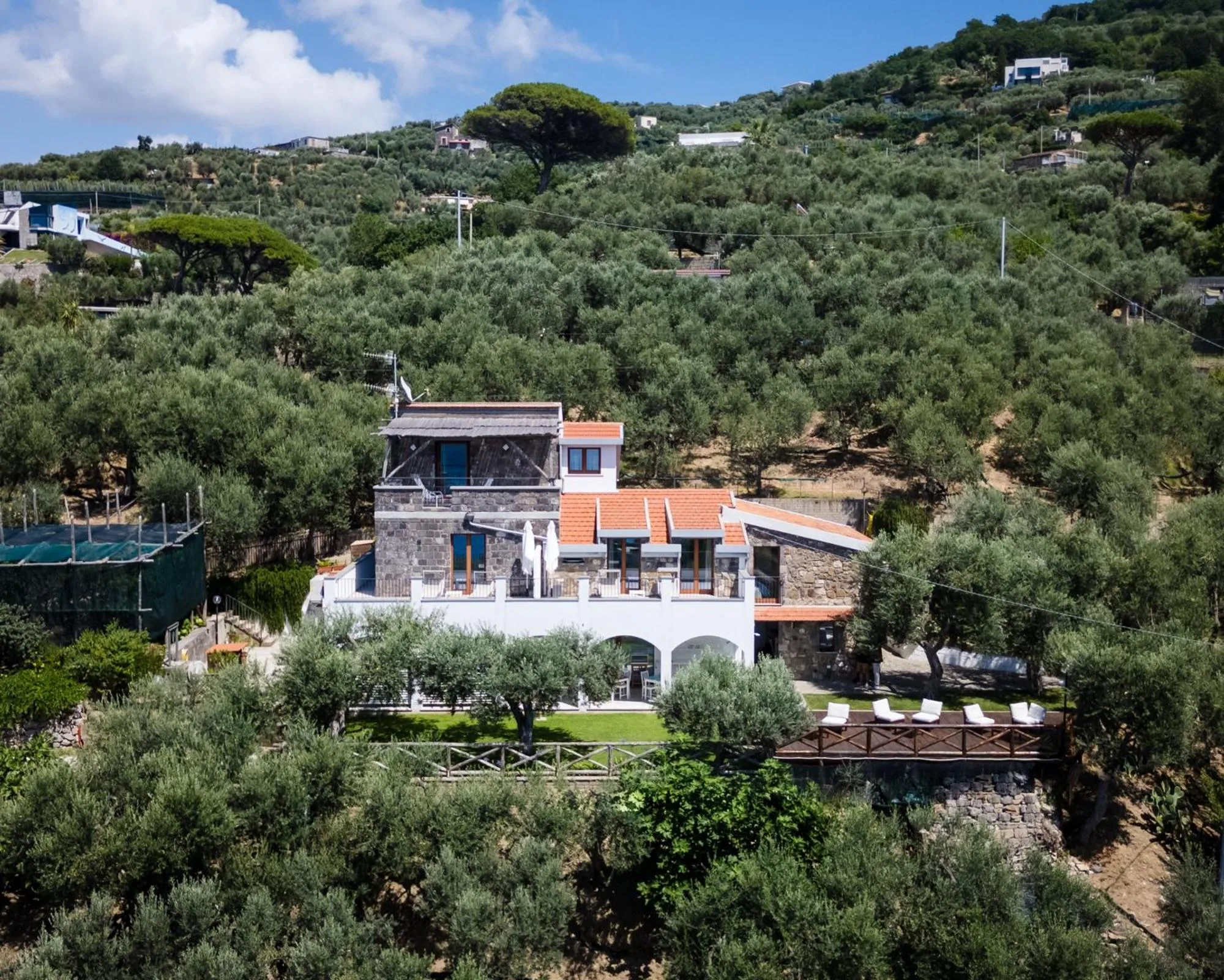 Property building in Casa Clementina Marciano