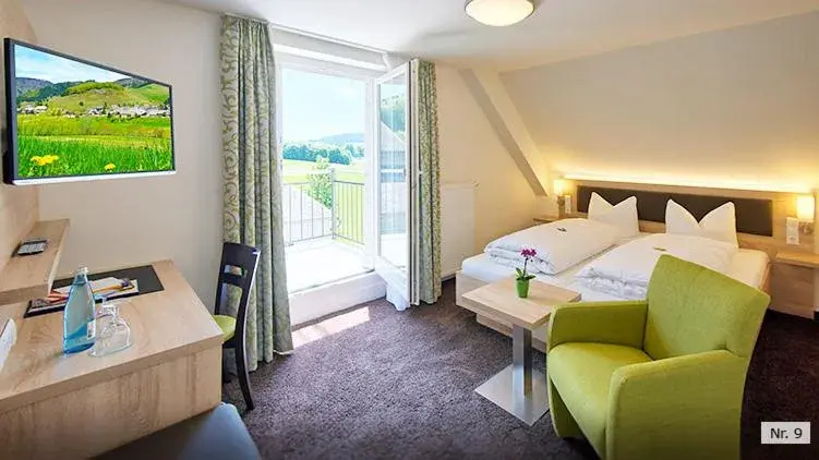 Comfort Double Room with Balcony - single occupancy in Landhotel Löwen Bernau Comfort Double Room with Balcony - single occupancy in Landhotel Löwen Bernau