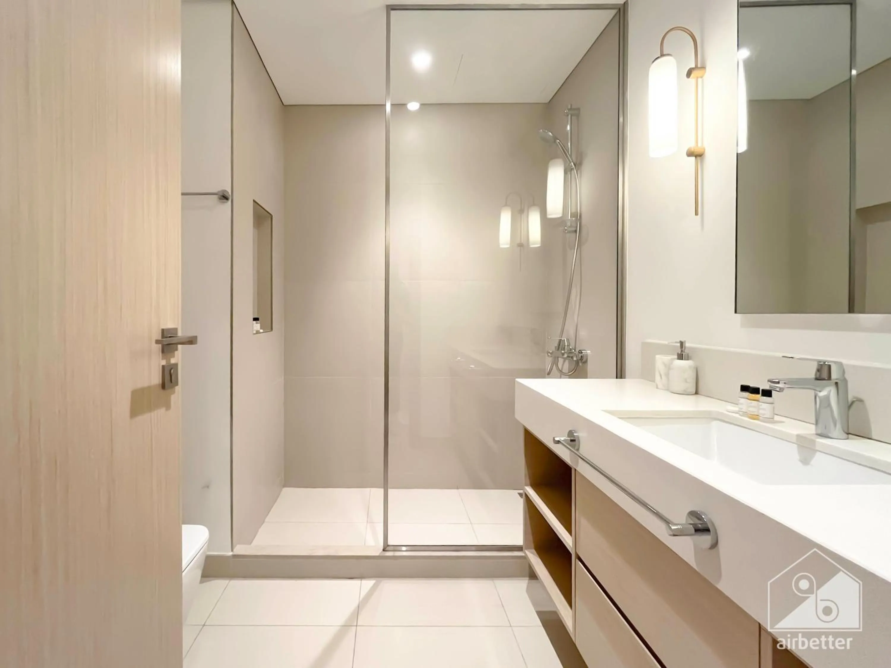 Luxurious stay Dubai Creek Balcony & View