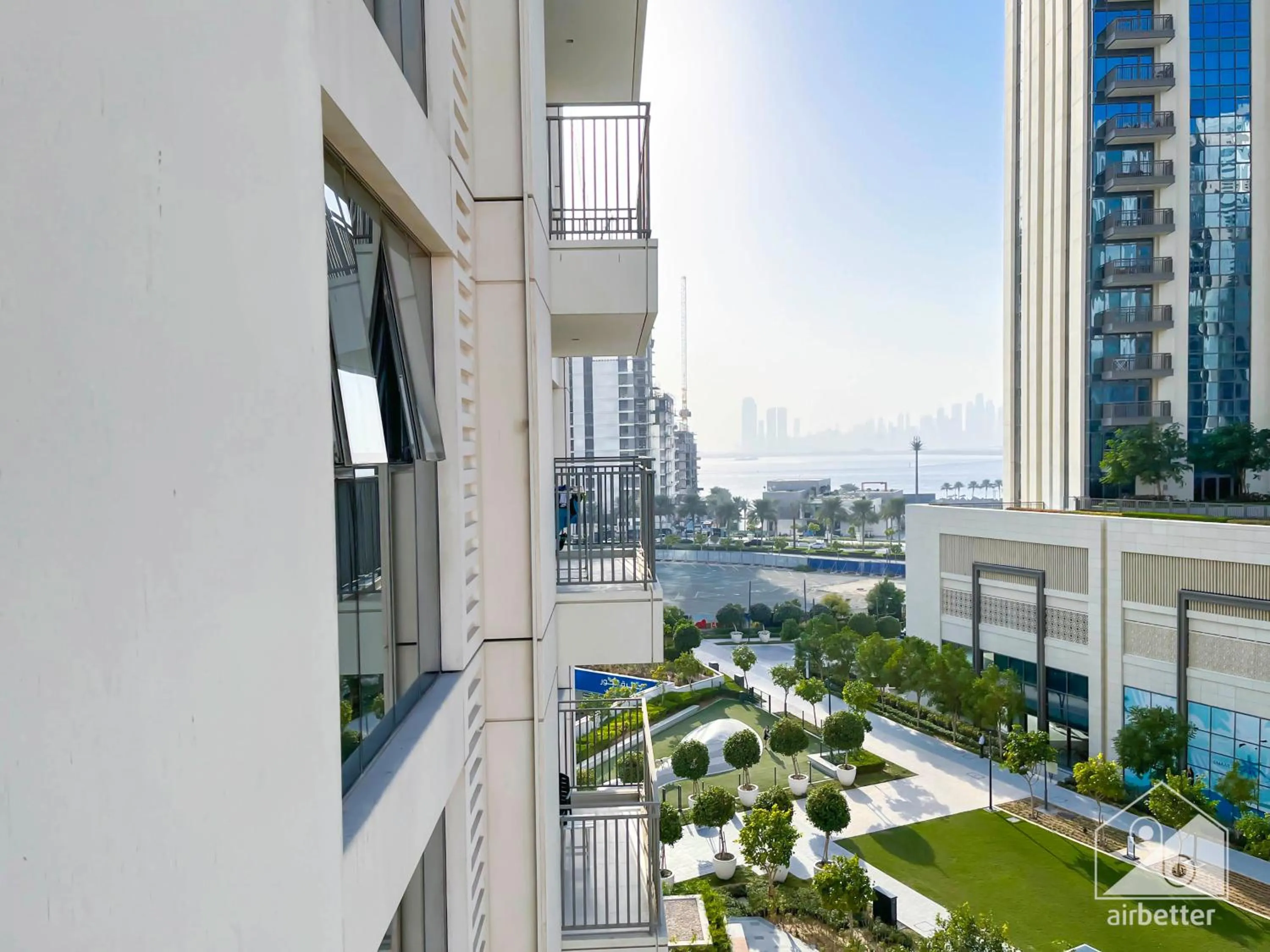 Luxurious stay Dubai Creek Balcony & View