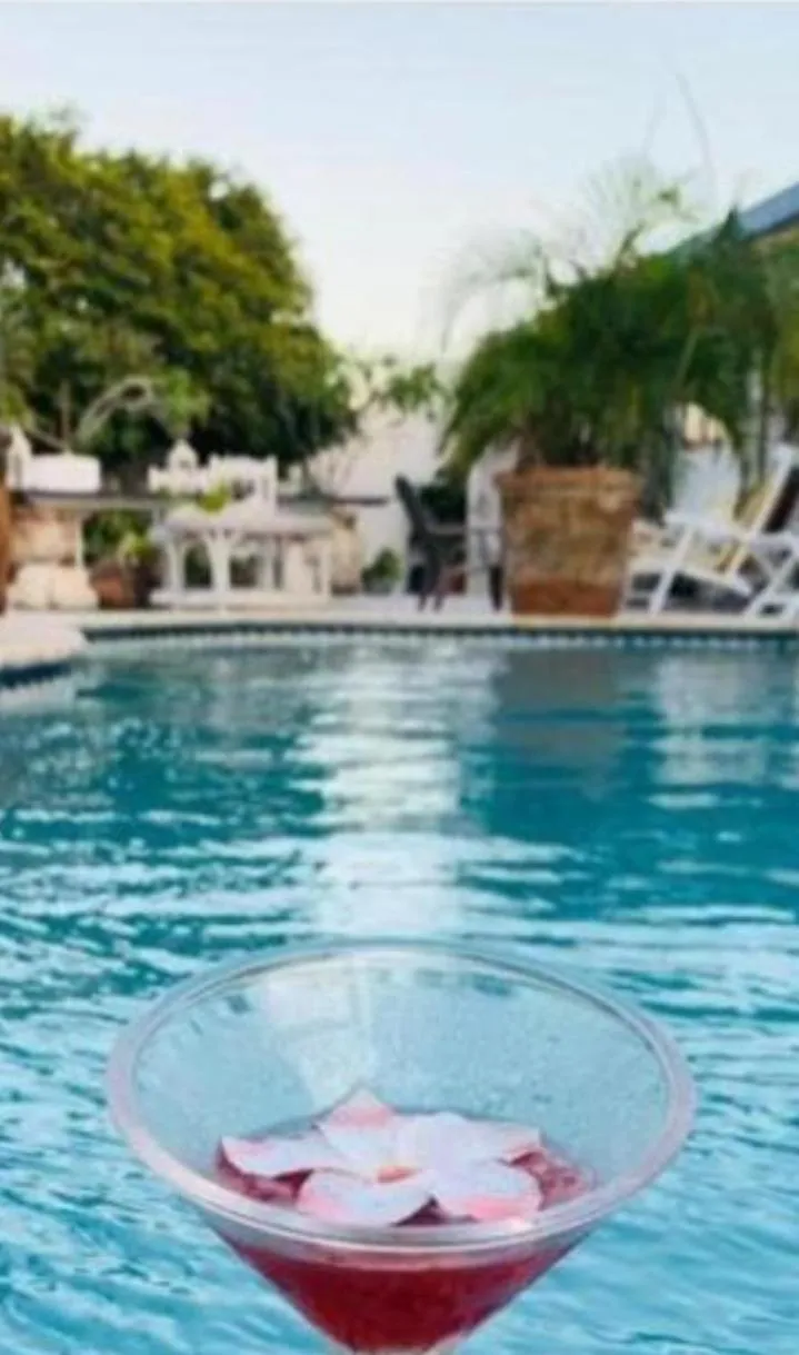 Pool view in YOUR FIRST DAY Hotel on Aruba