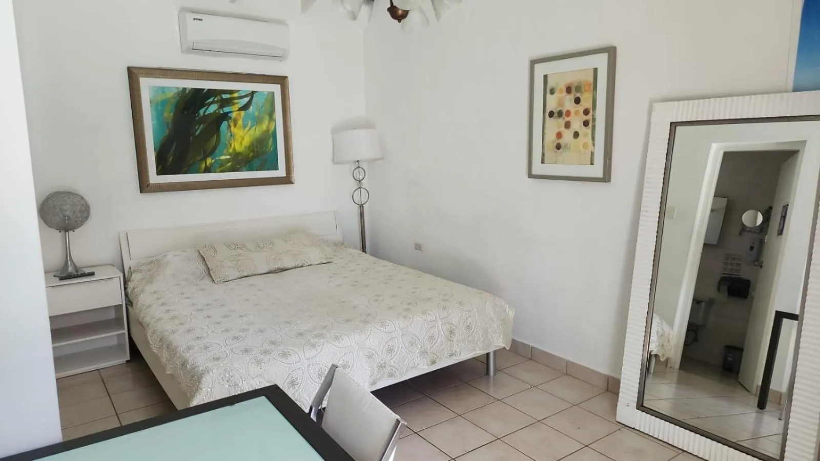 Bed in YOUR FIRST DAY Hotel on Aruba