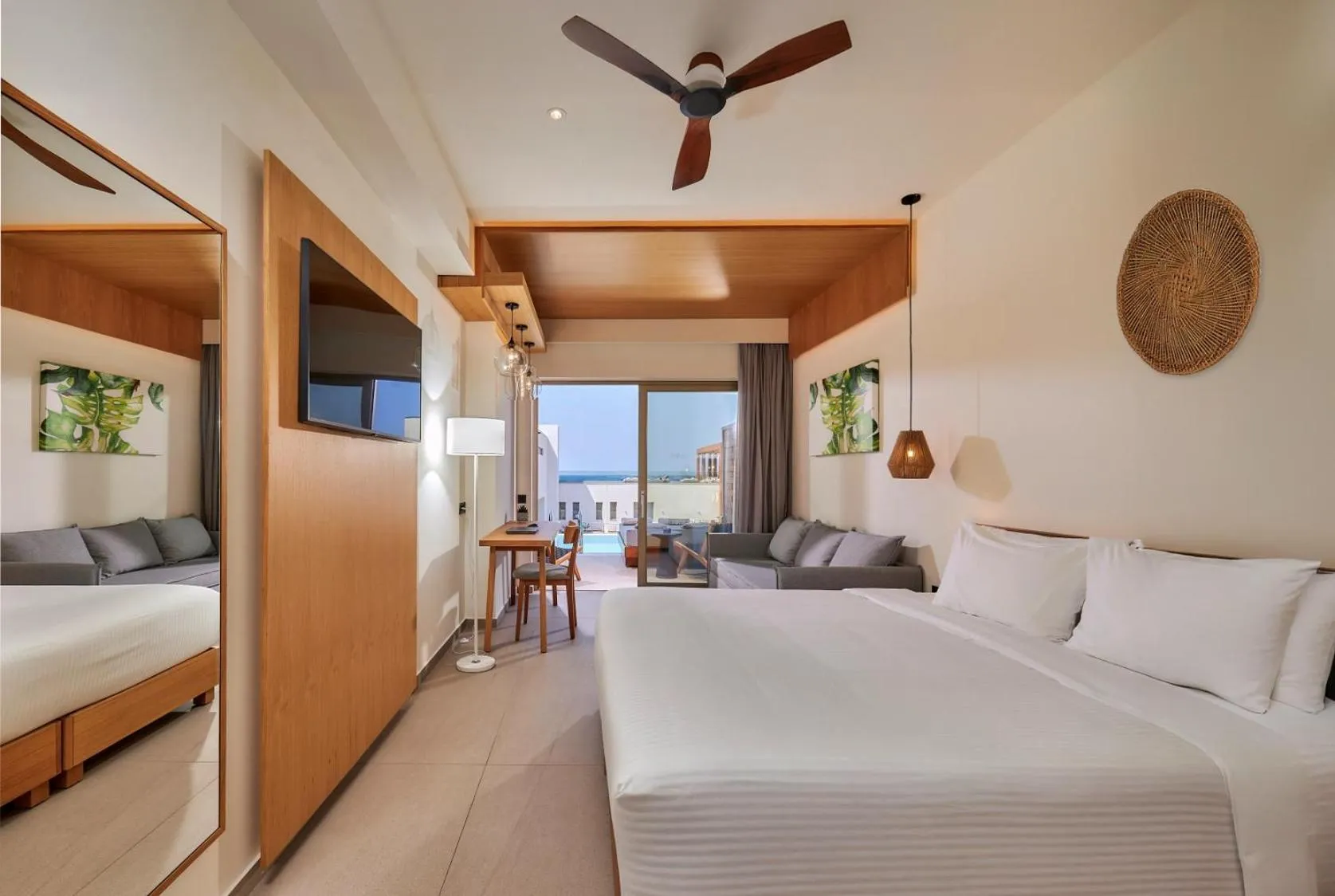 Photo of the whole room, Bed in Enorme Santanna Island