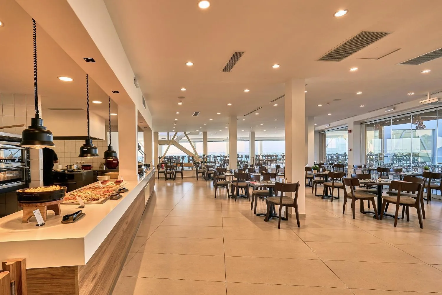 Restaurant/places to eat in Enorme Santanna Island