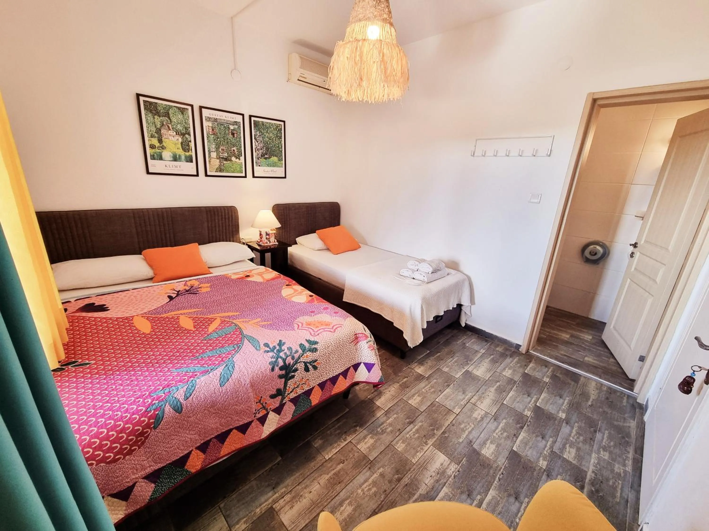 Photo of the whole room, Bed in Kumbahçe Fethiye Hanım Pansiyon BODRUM