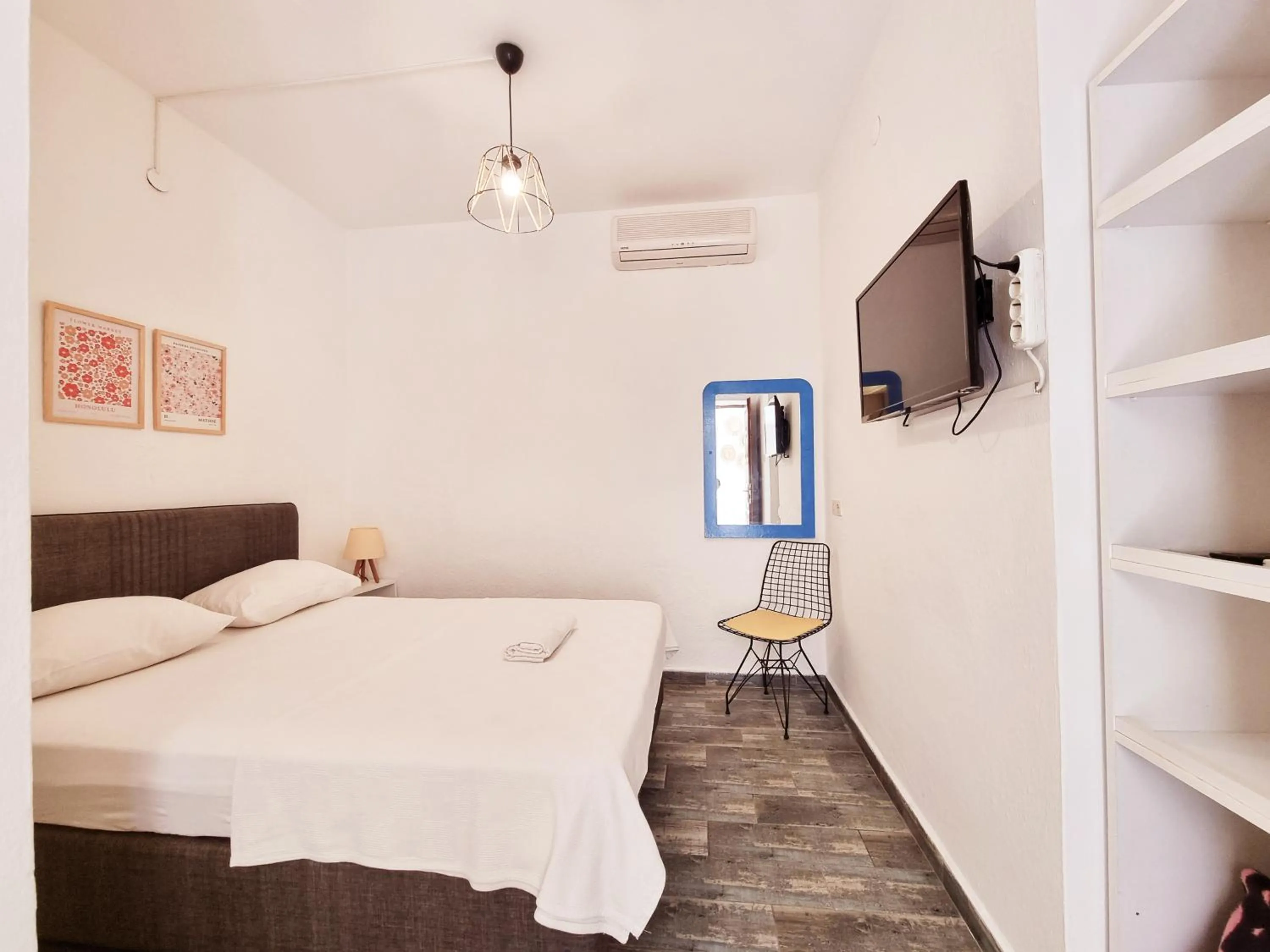 Photo of the whole room, Bed in Fethiye Motel