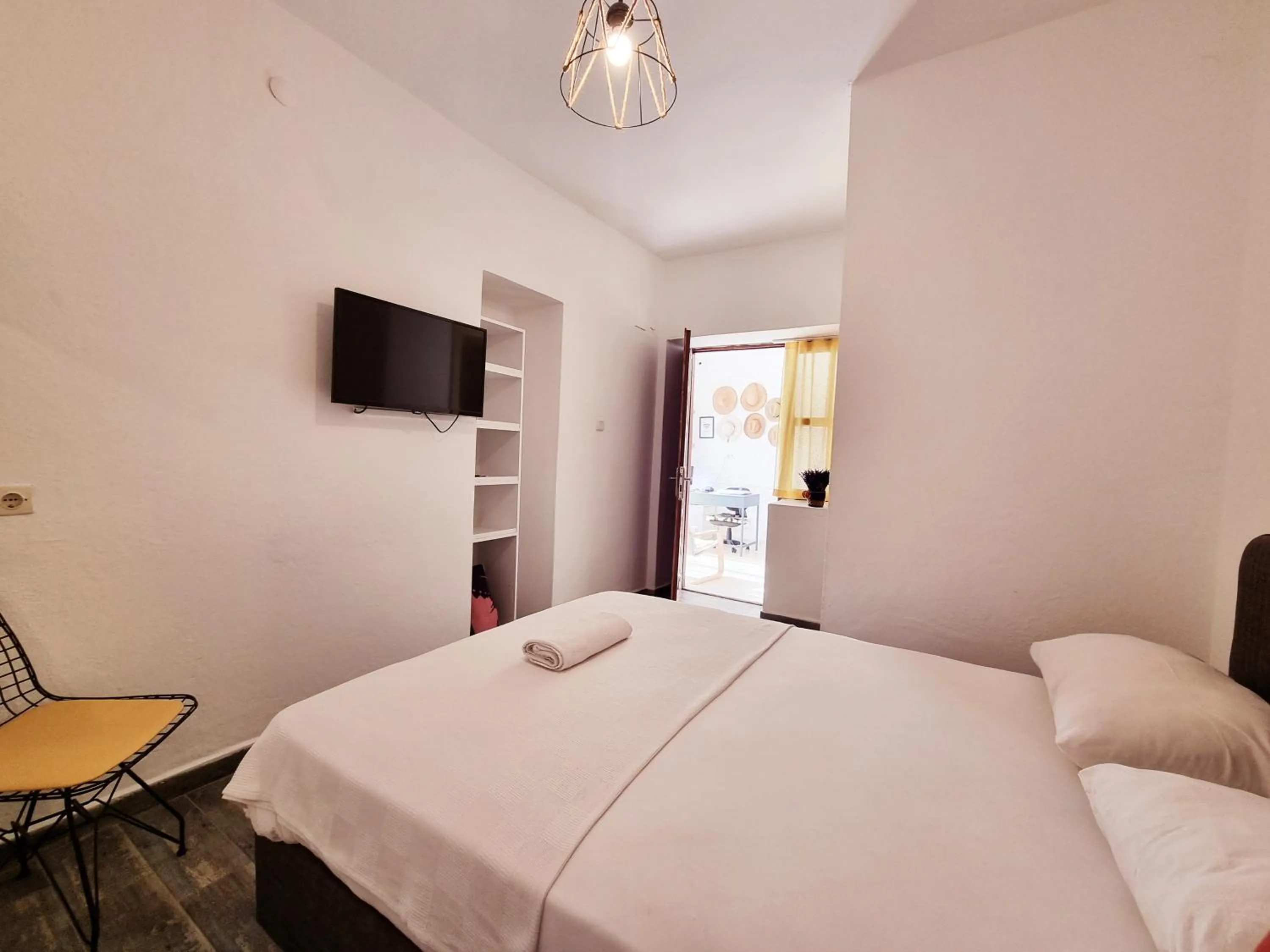 Photo of the whole room, Bed in Fethiye Motel