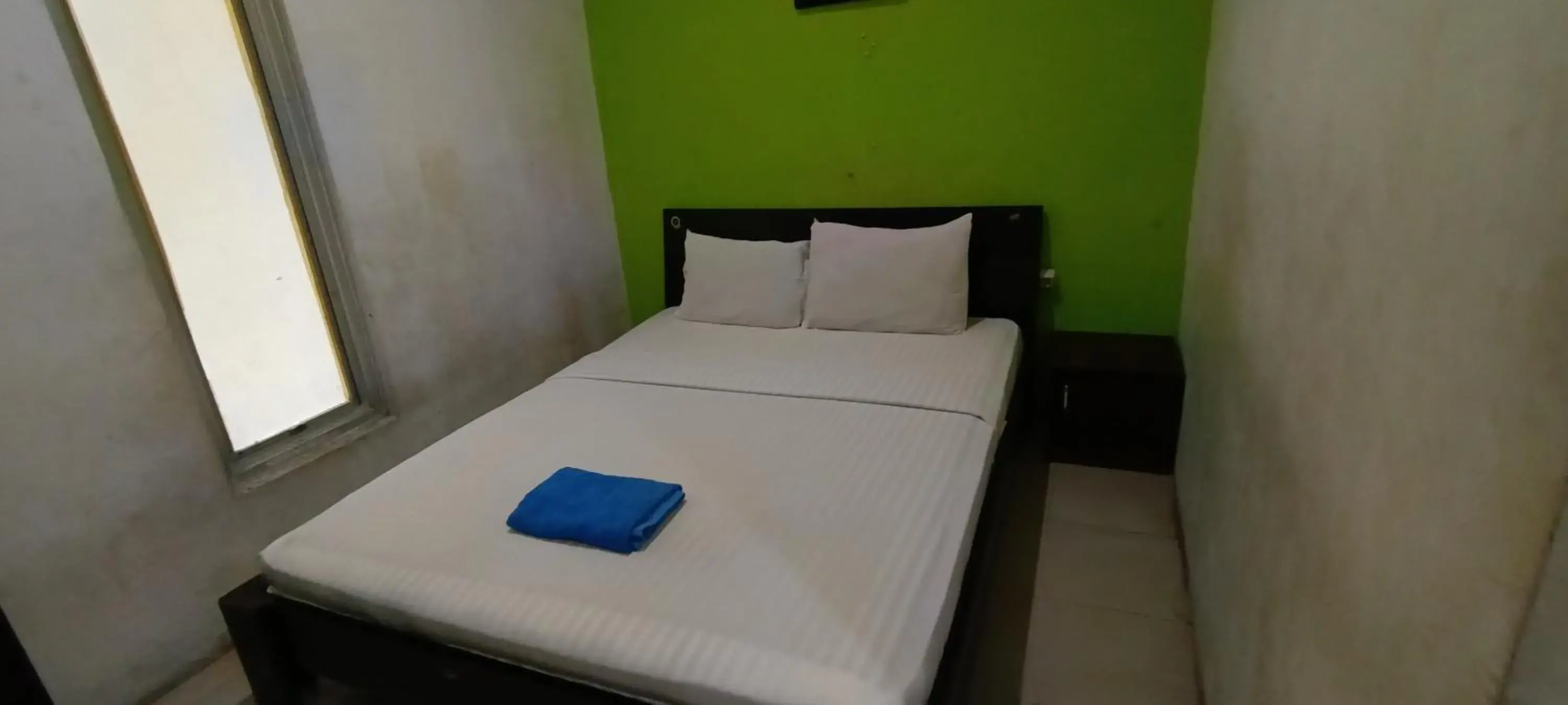 Standard Double Room in Hotel O Wisma Aluh AmbakNearPantai batu lima Asbullah tmbngn Standard Double Room in Hotel O Wisma Aluh AmbakNearPantai batu lima Asbullah tmbngn