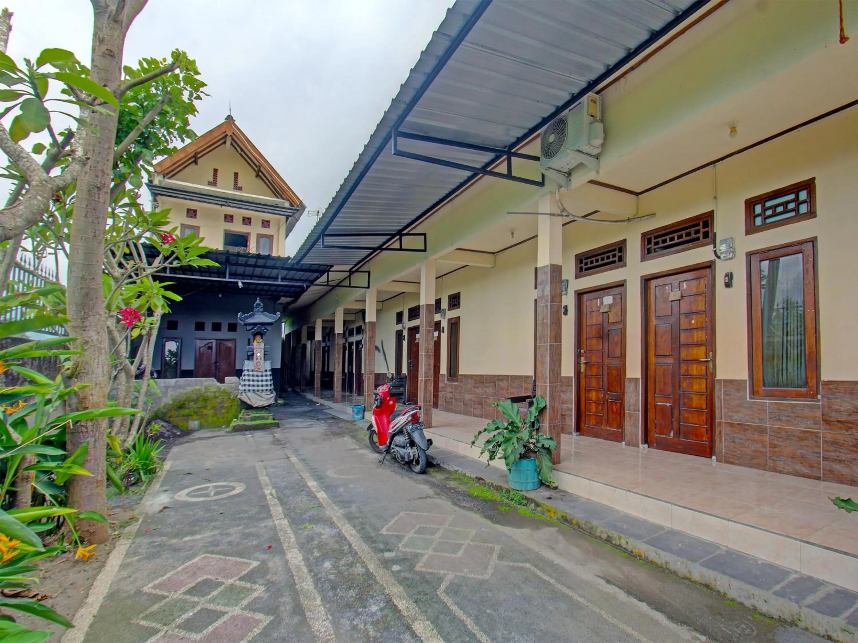 Facade/entrance in Hotel O Wisma Aluh AmbakNearPantai batu lima Asbullah tmbngn
