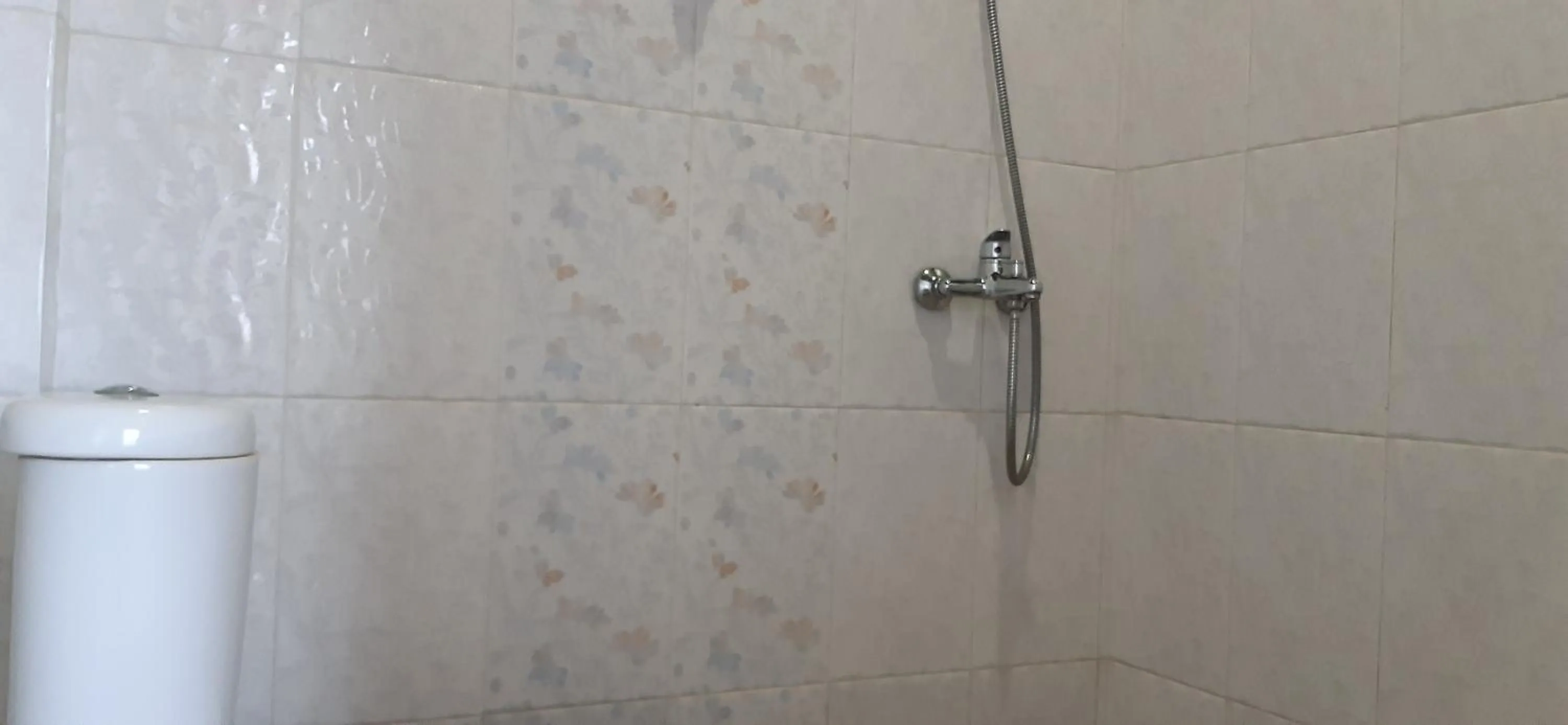 Bathroom in Hotel O Lima Saudara Syariah