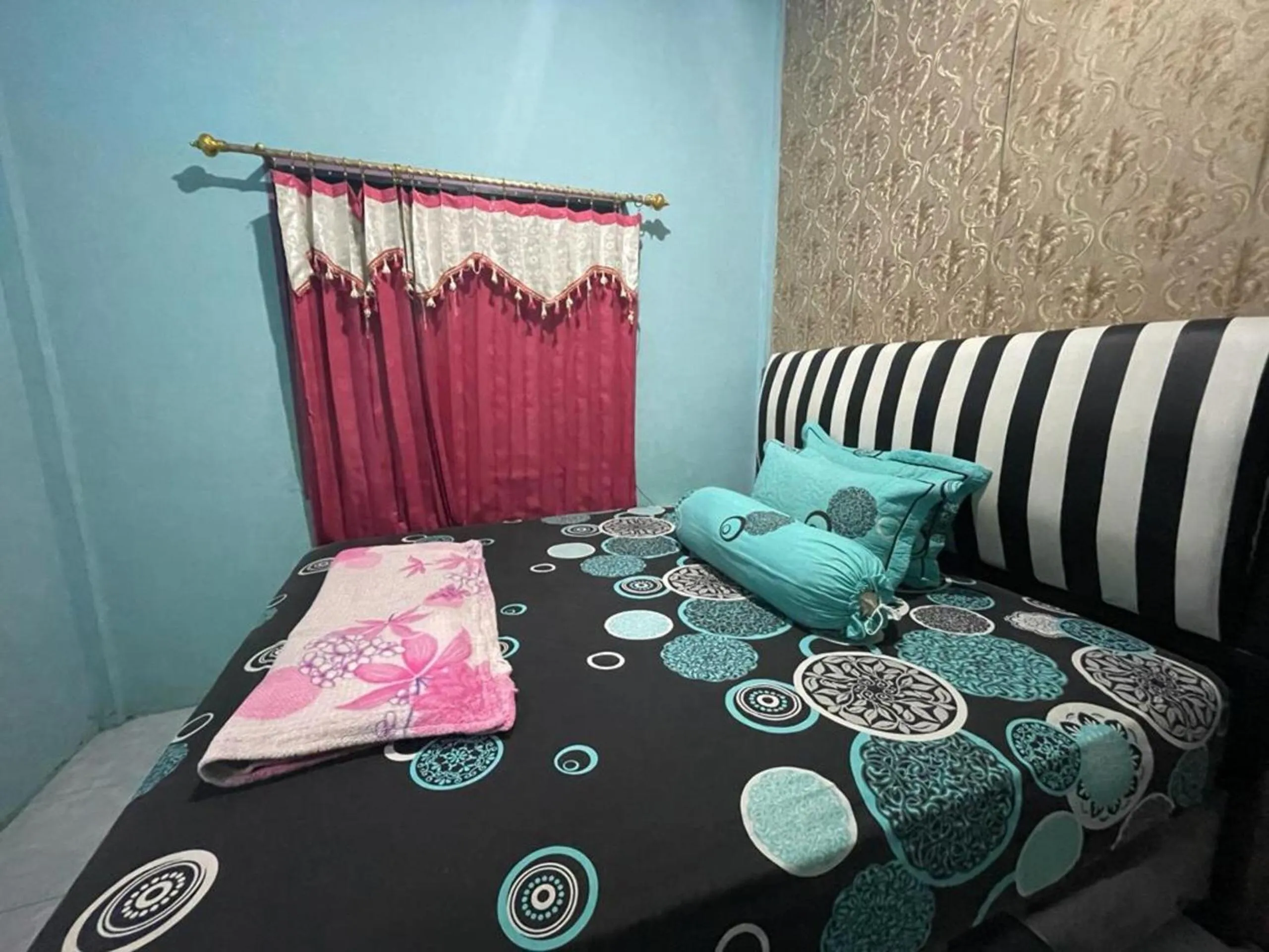 Bedroom in Hotel O Lima Saudara Syariah