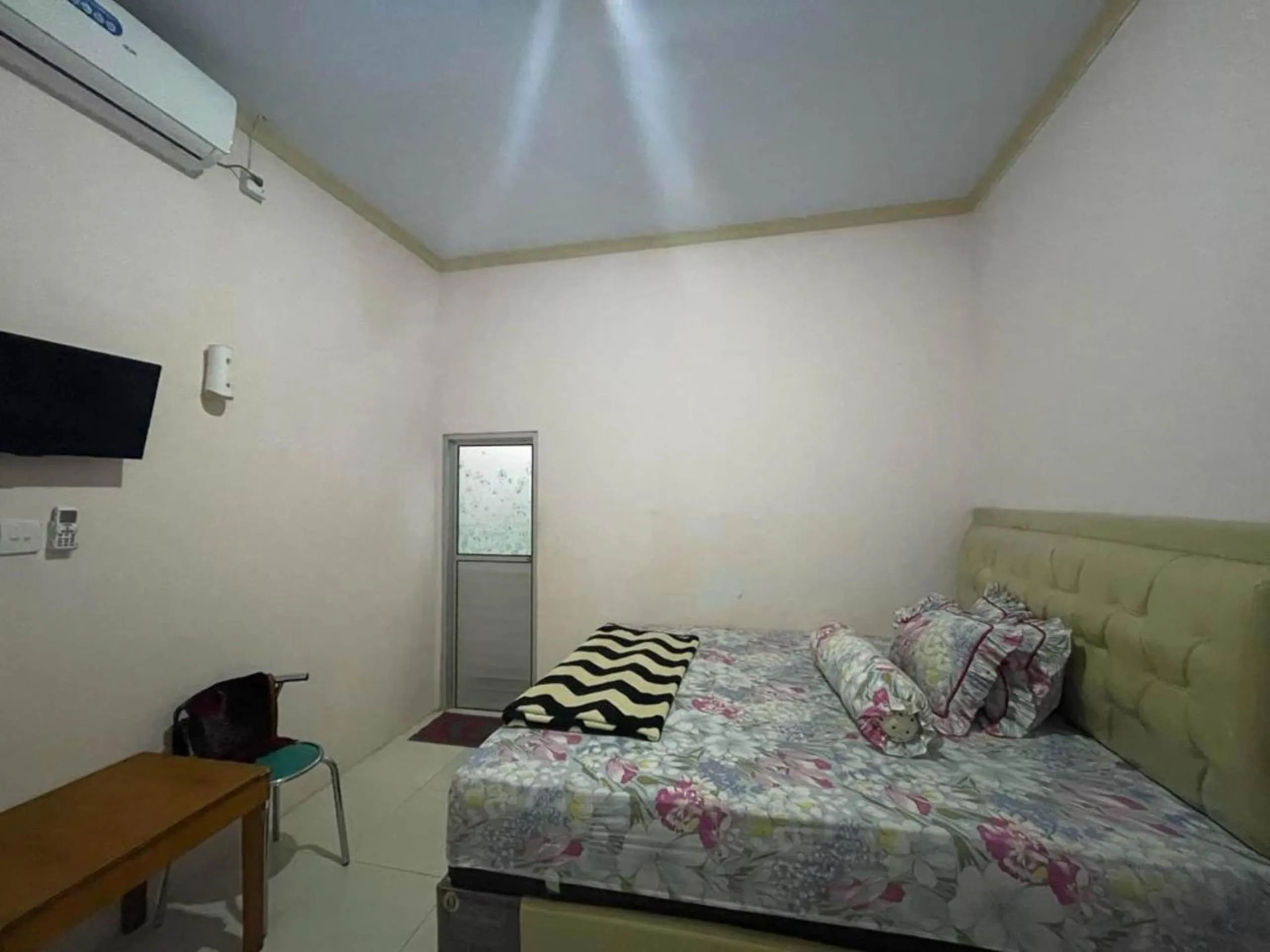 Bedroom in Hotel O Lima Saudara Syariah