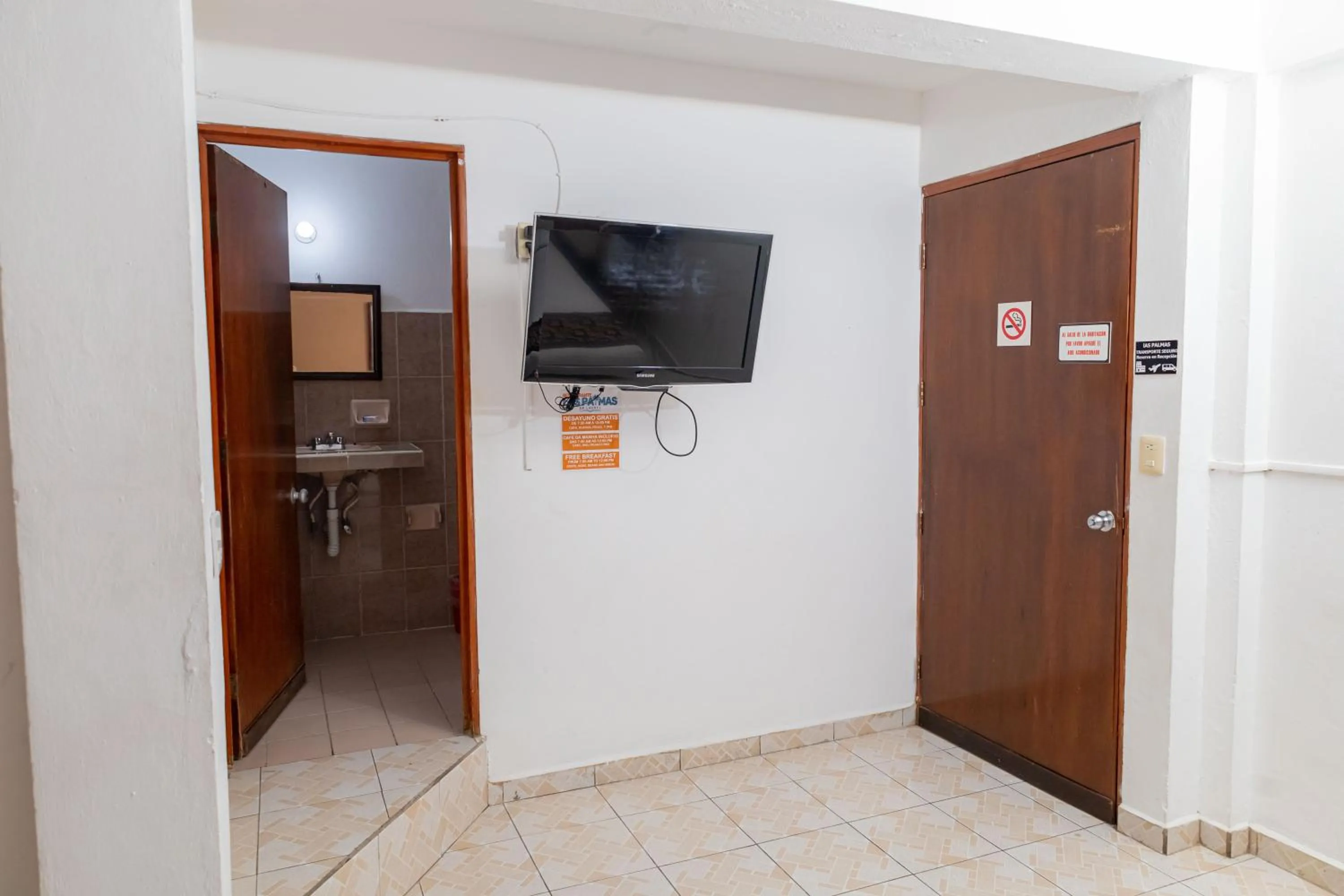 Bedroom in Hotel Las Palmas Cancun Centro