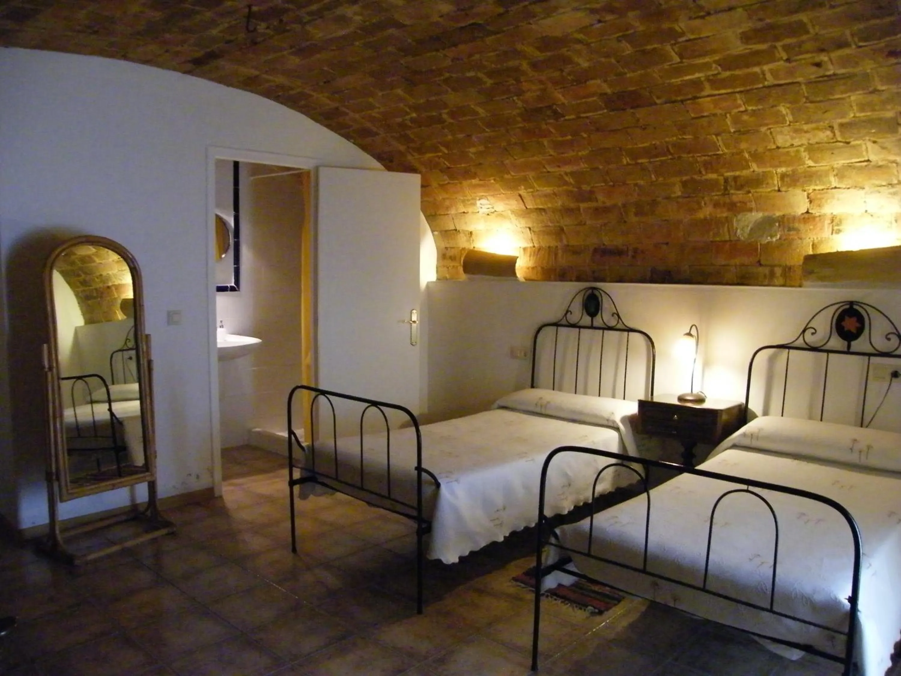 Photo of the whole room in Can Selleretas