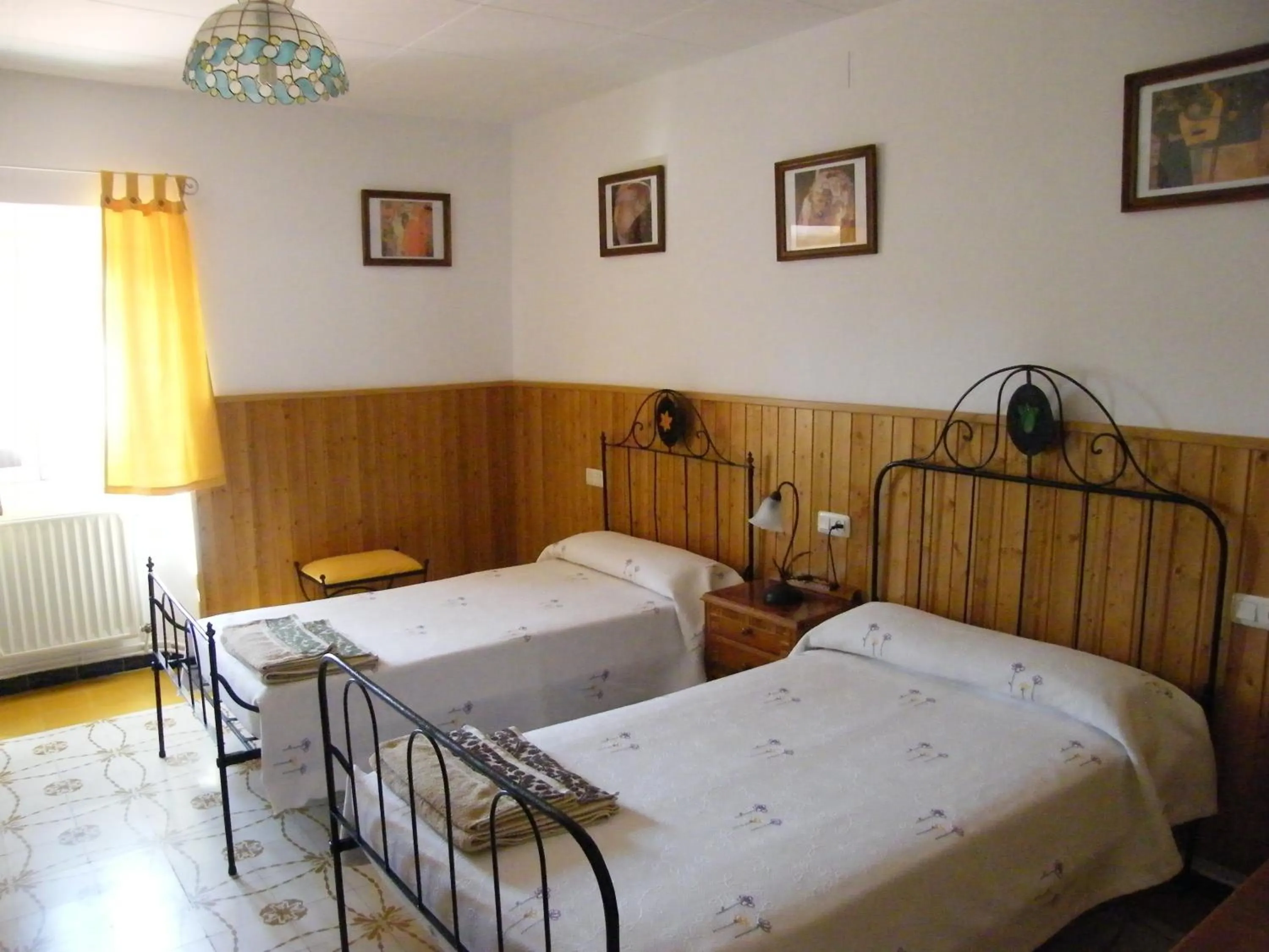 Photo of the whole room in Can Selleretas