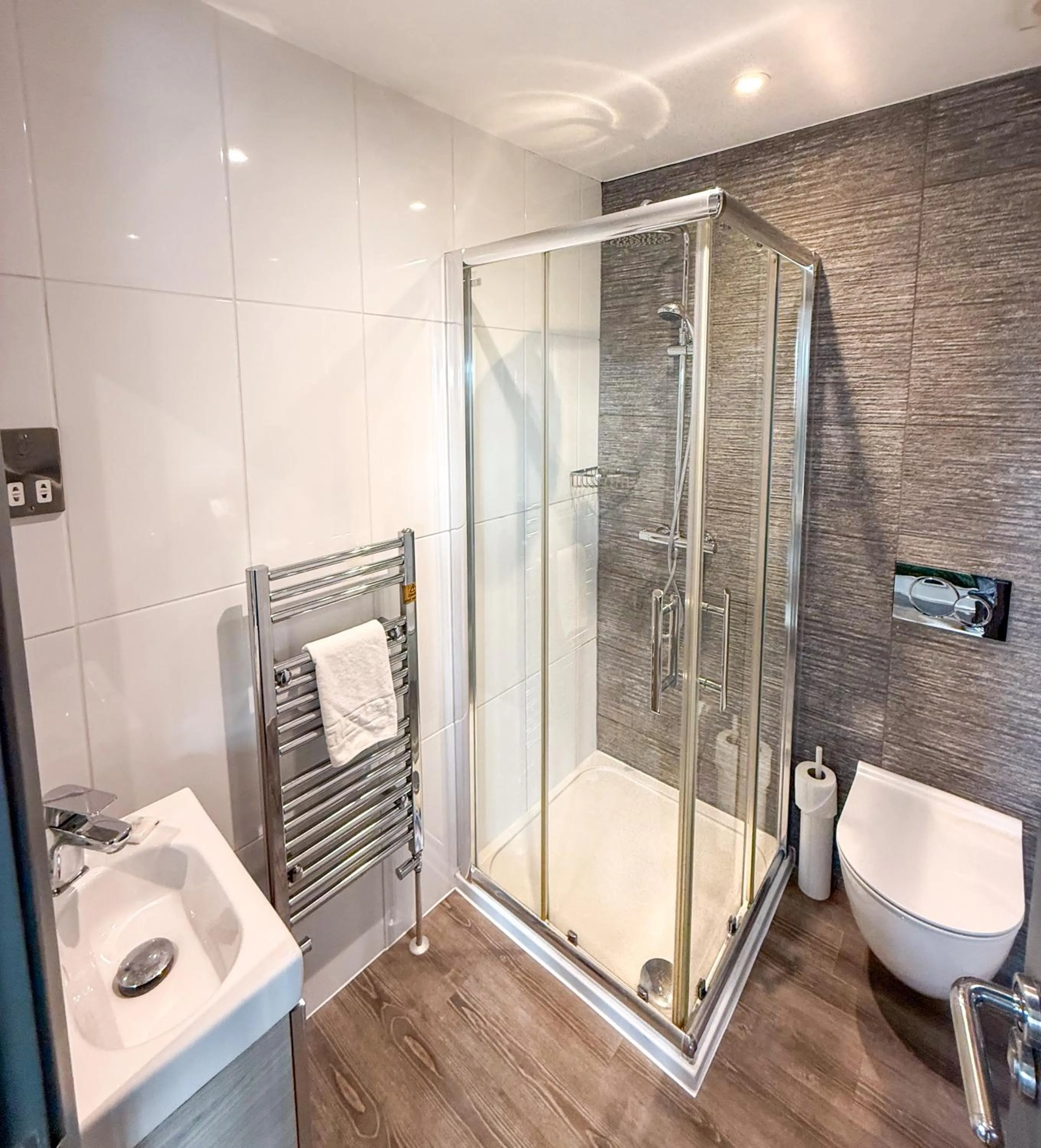 The Crescent Turner Hotel