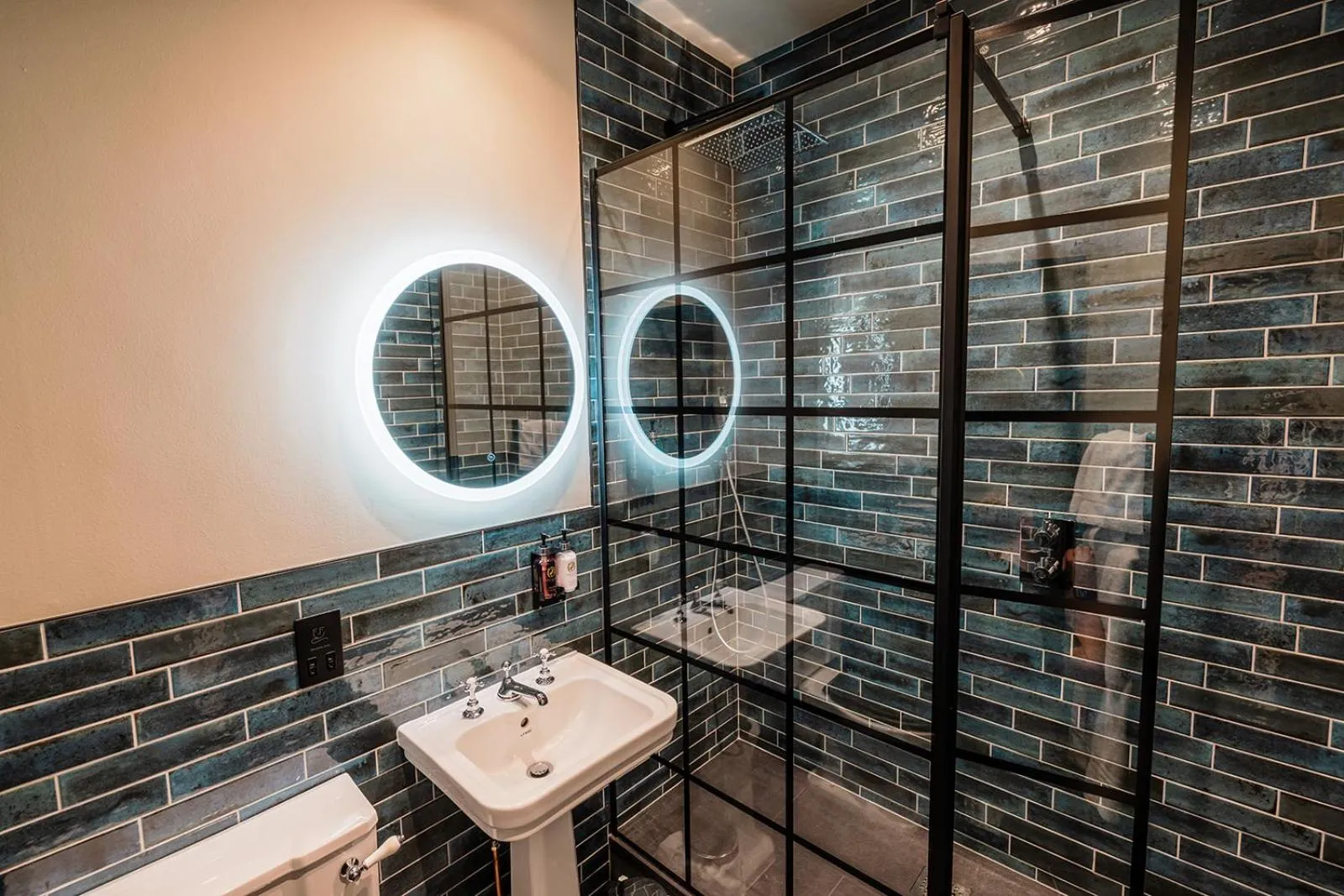 Shower in The George