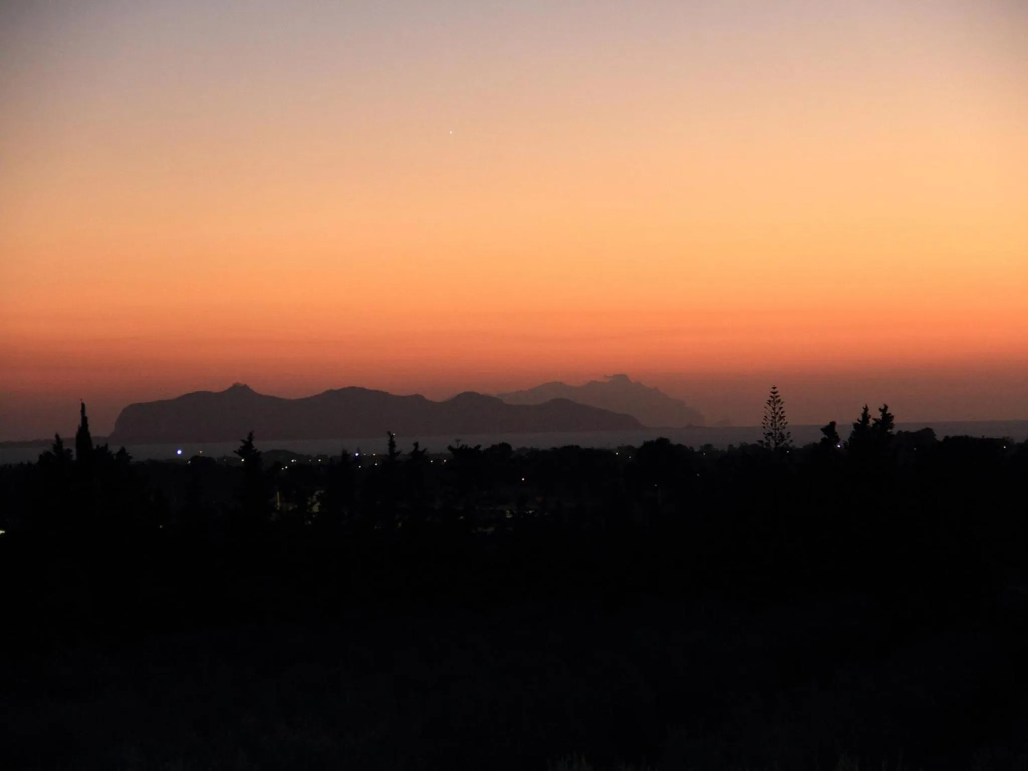 Night in I Giardini di Elencosta