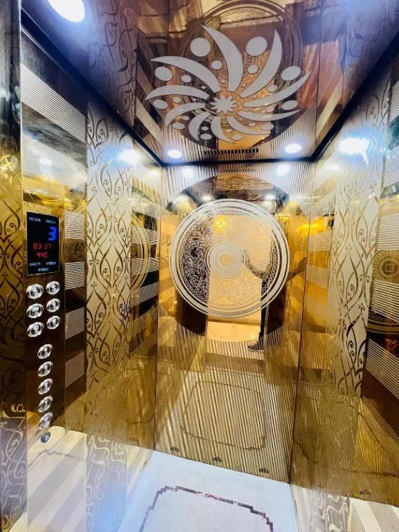 Bathroom in Hotel Apple Inn & Suites, New Delhi