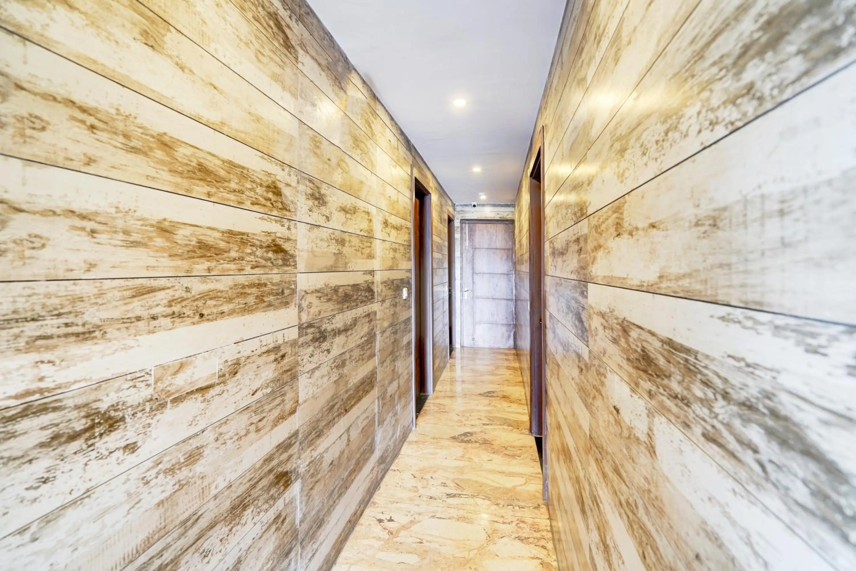 Lobby or reception in Townhouse Taj Mahal East Gate Formerly Royal Empire