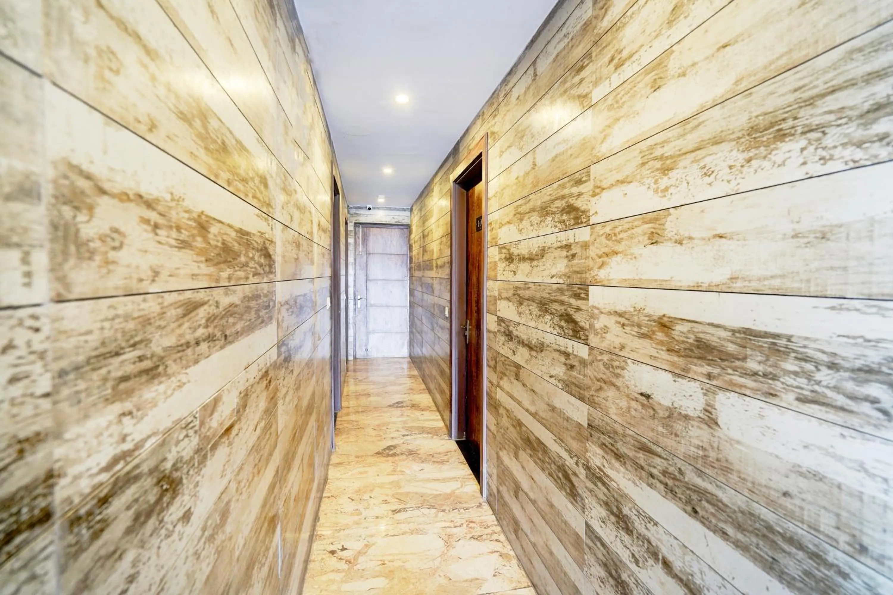 Lobby or reception in Townhouse Taj Mahal East Gate Formerly Royal Empire