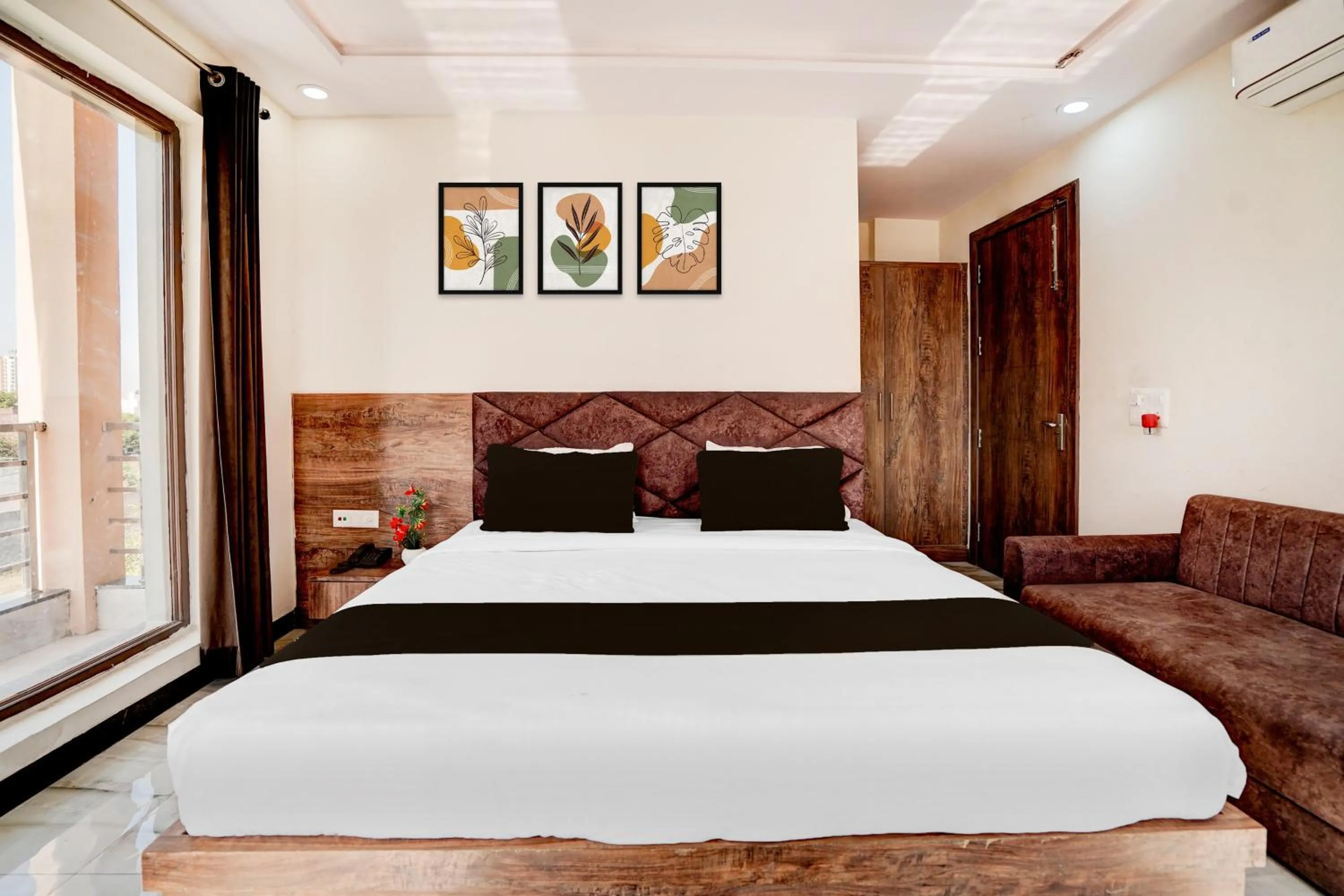 Bedroom, Bed in Townhouse Taj Mahal East Gate Formerly Royal Empire