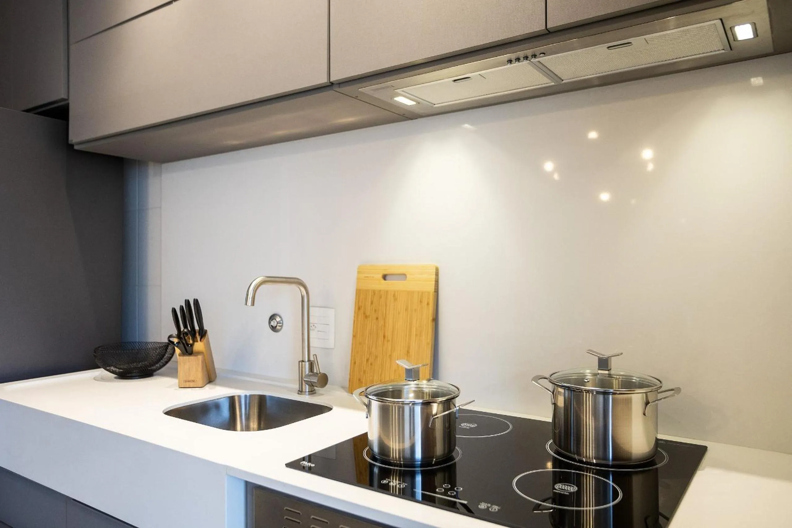 Kitchen or kitchenette in One Eleven Home And Work By Helbor