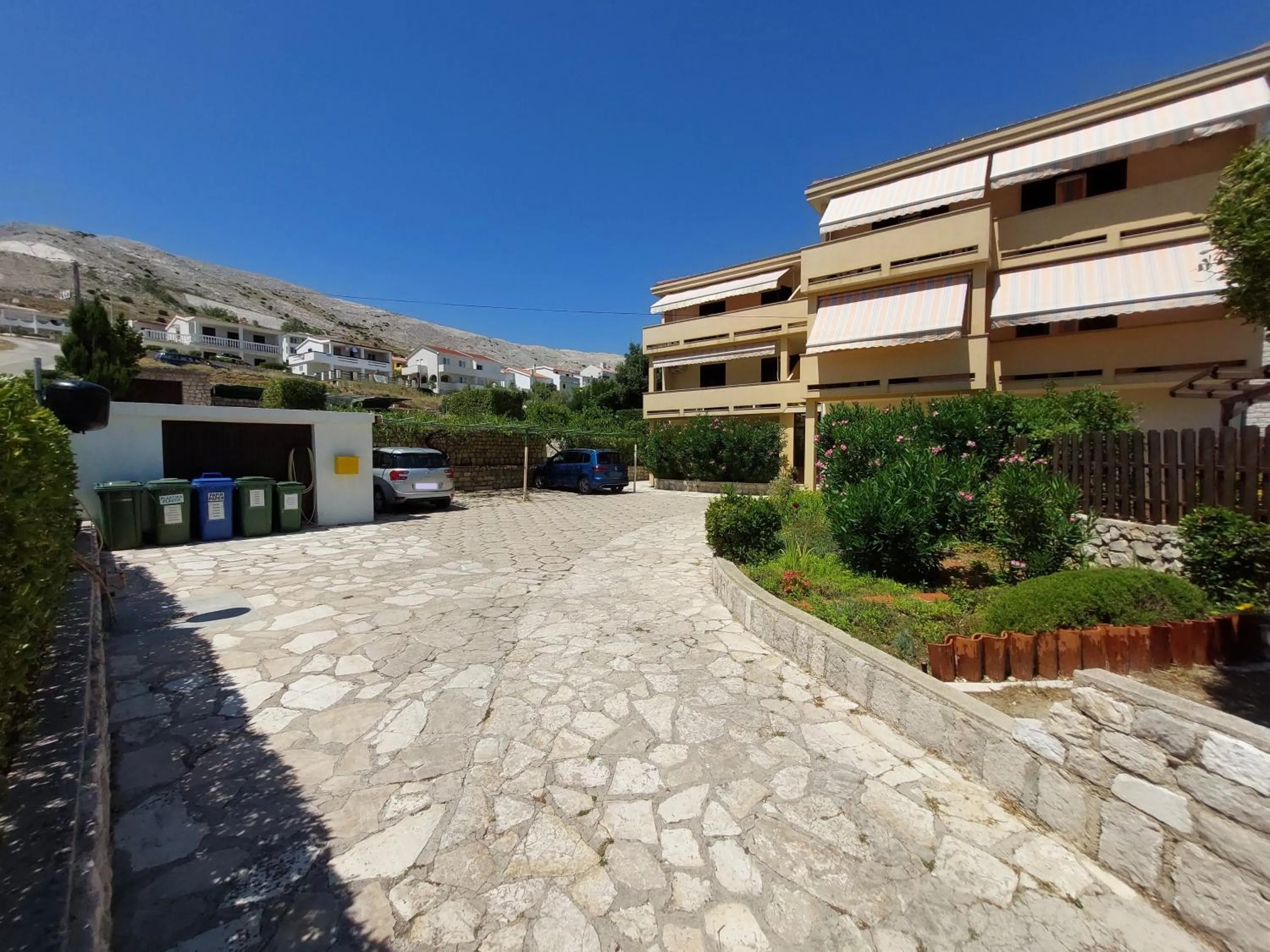 Parking in Rooms Villa Andreja