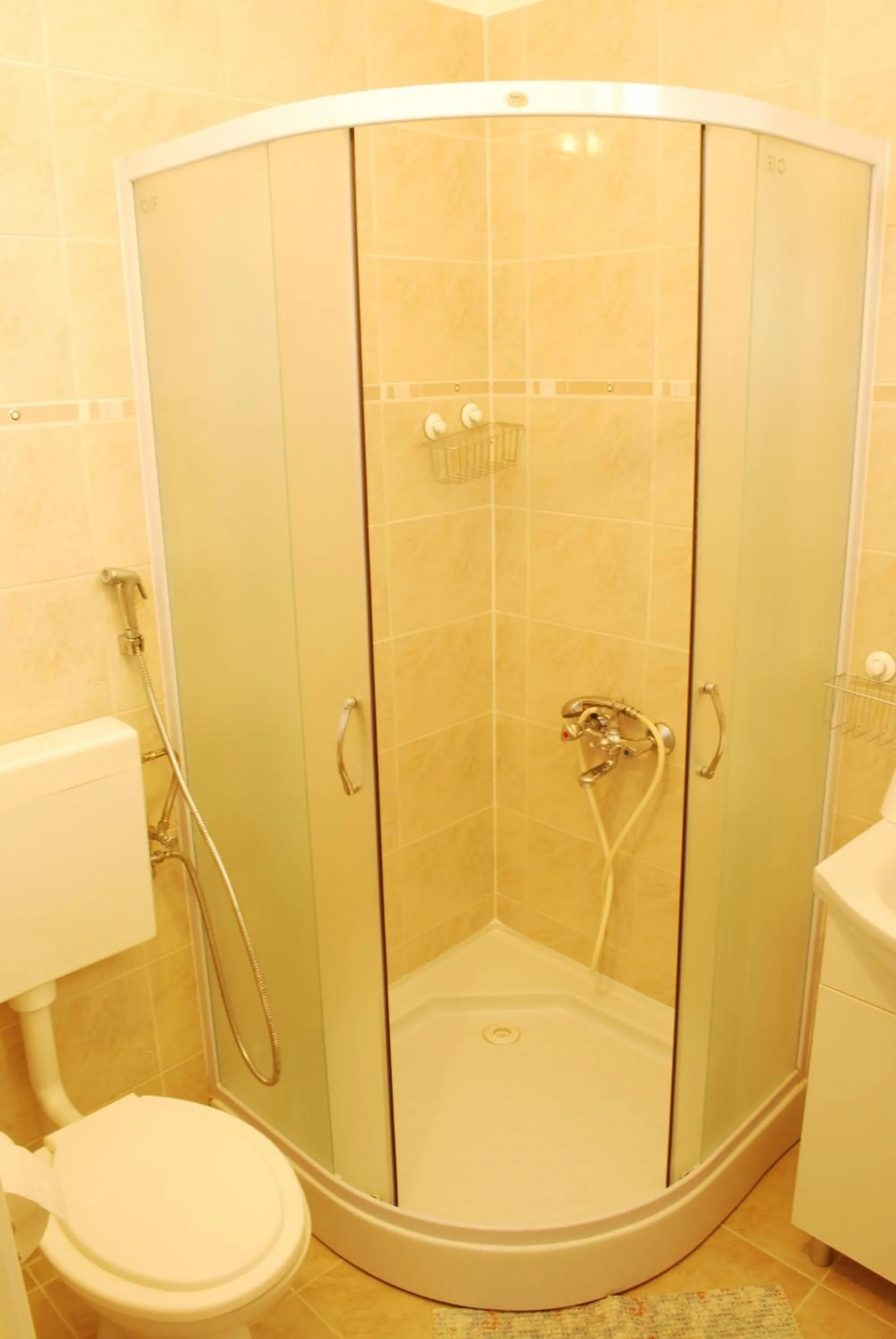 Shower in Rooms Villa Andreja