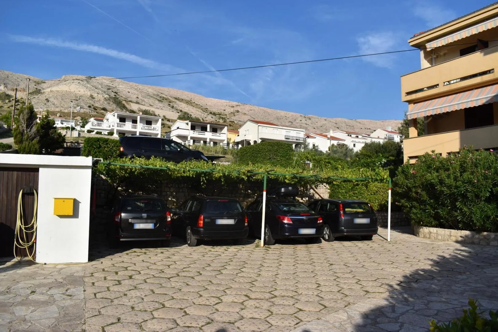 Parking in Rooms Villa Andreja