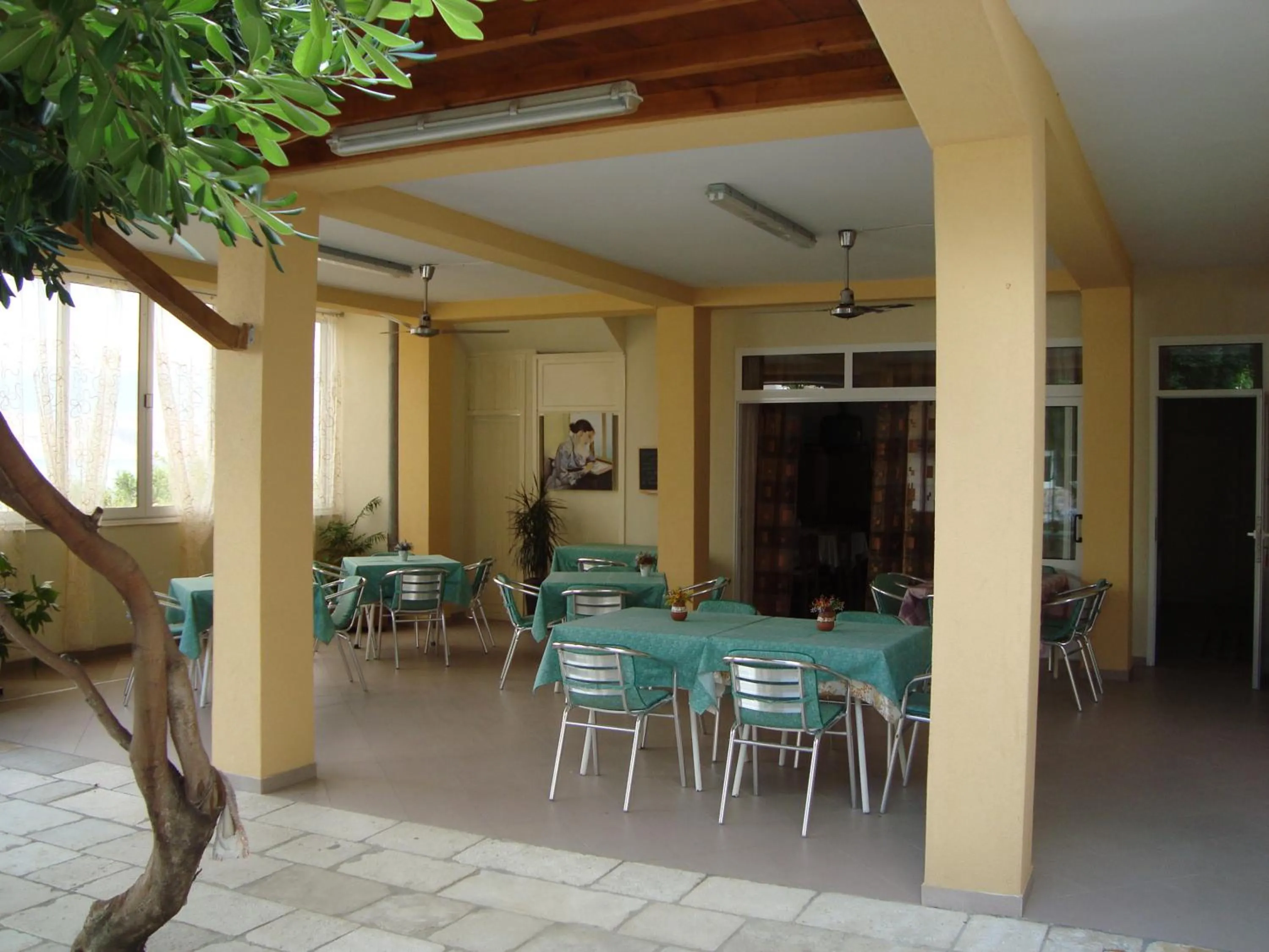Communal lounge/ TV room in Rooms Villa Andreja