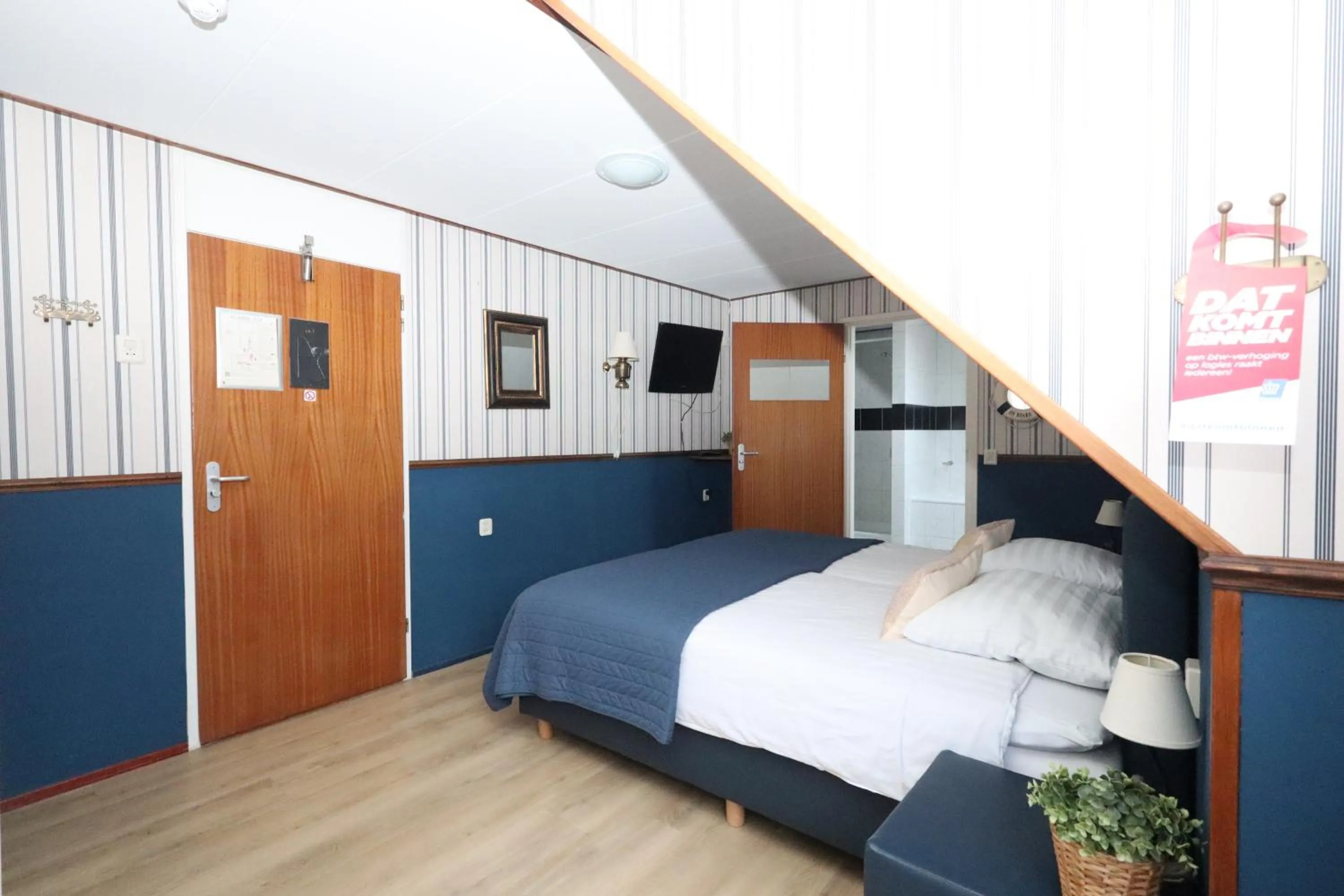 Bed in Hotel Restaurant de Boekanier