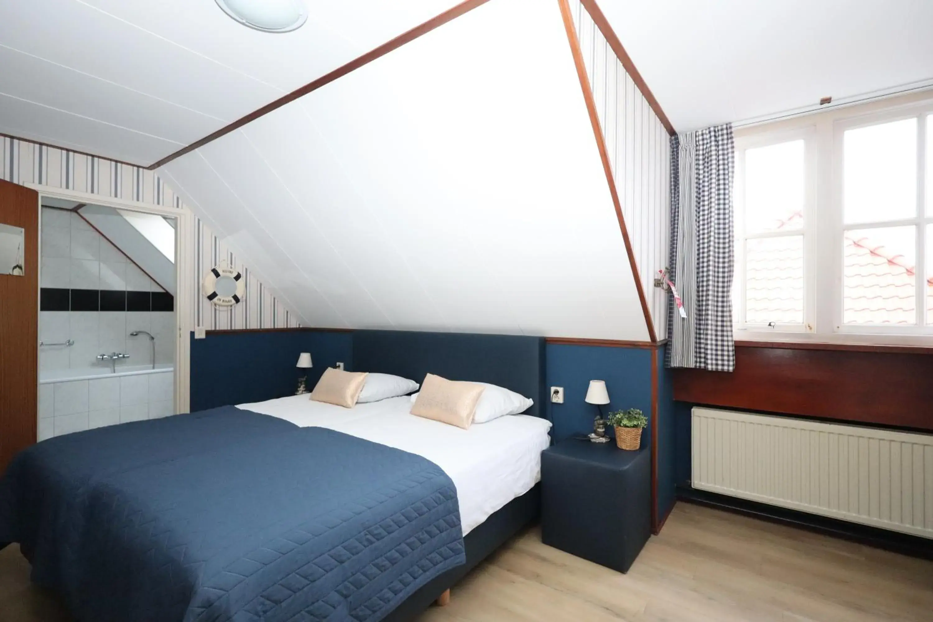 Double Room with Bath in Hotel Restaurant de Boekanier Double Room with Bath in Hotel Restaurant de Boekanier