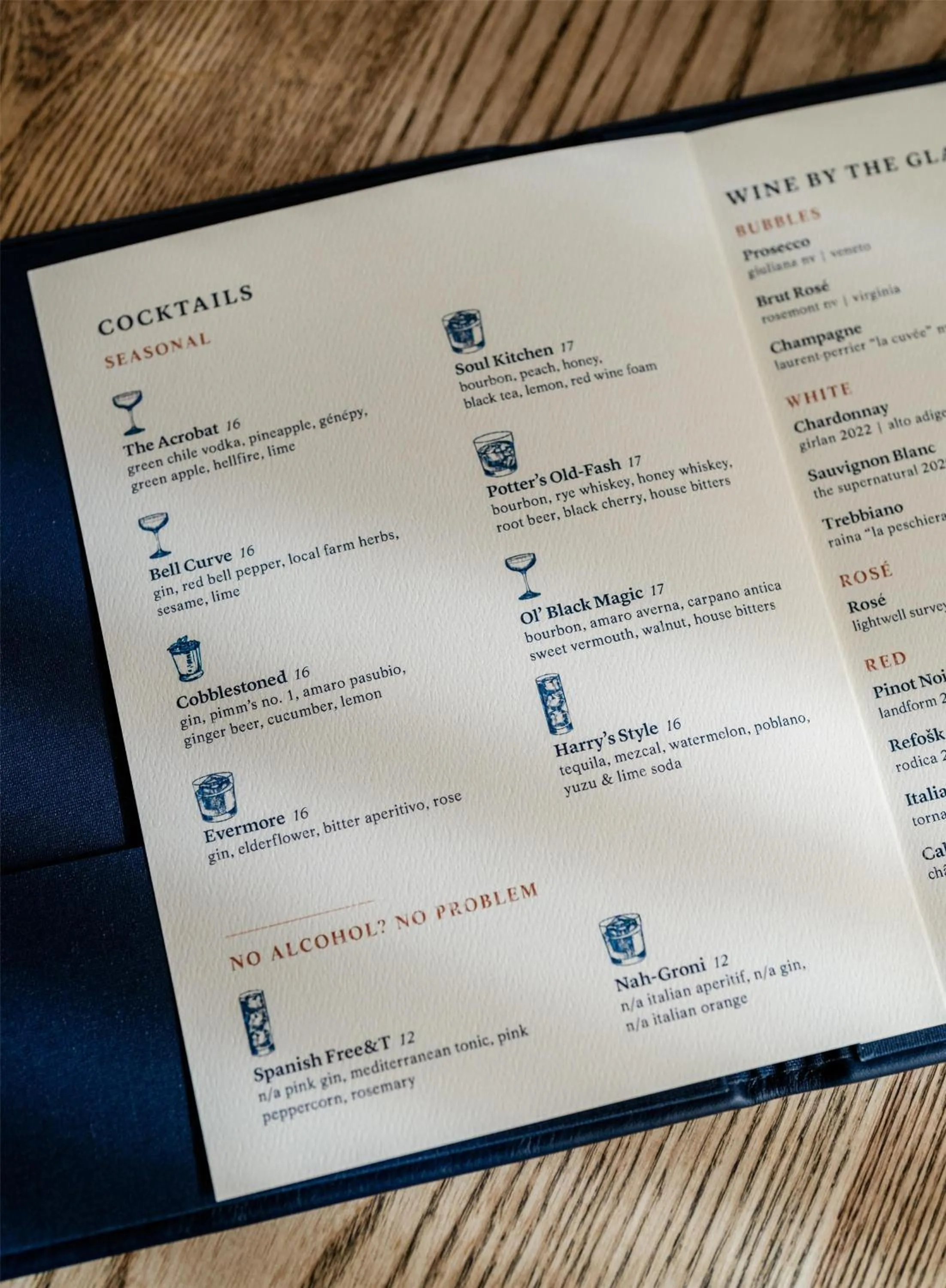 Lounge or bar in Hotel Heron Alexandria Old Town, Curio Collection by Hilton